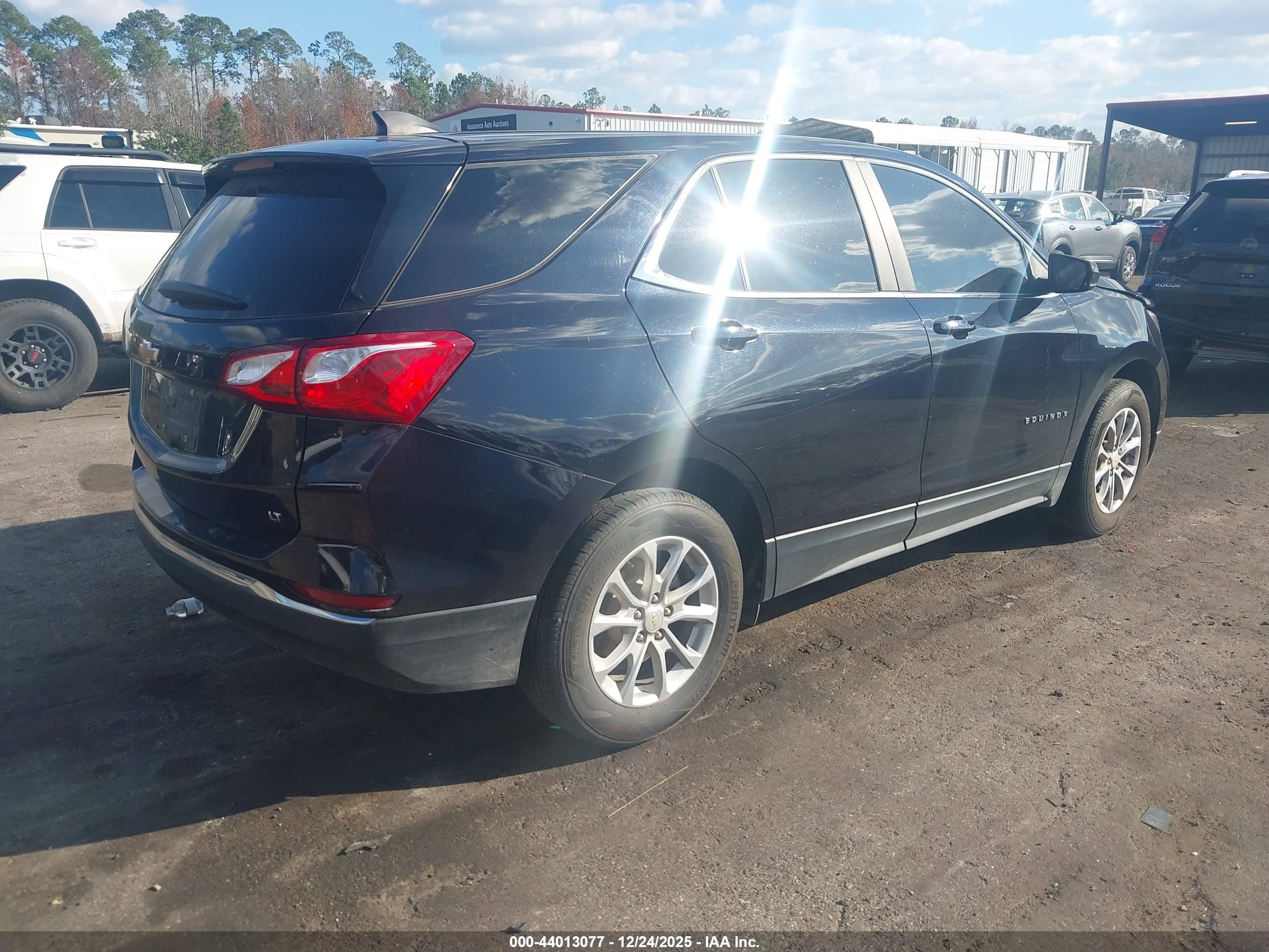 CHEVROLET EQUINOX image 4