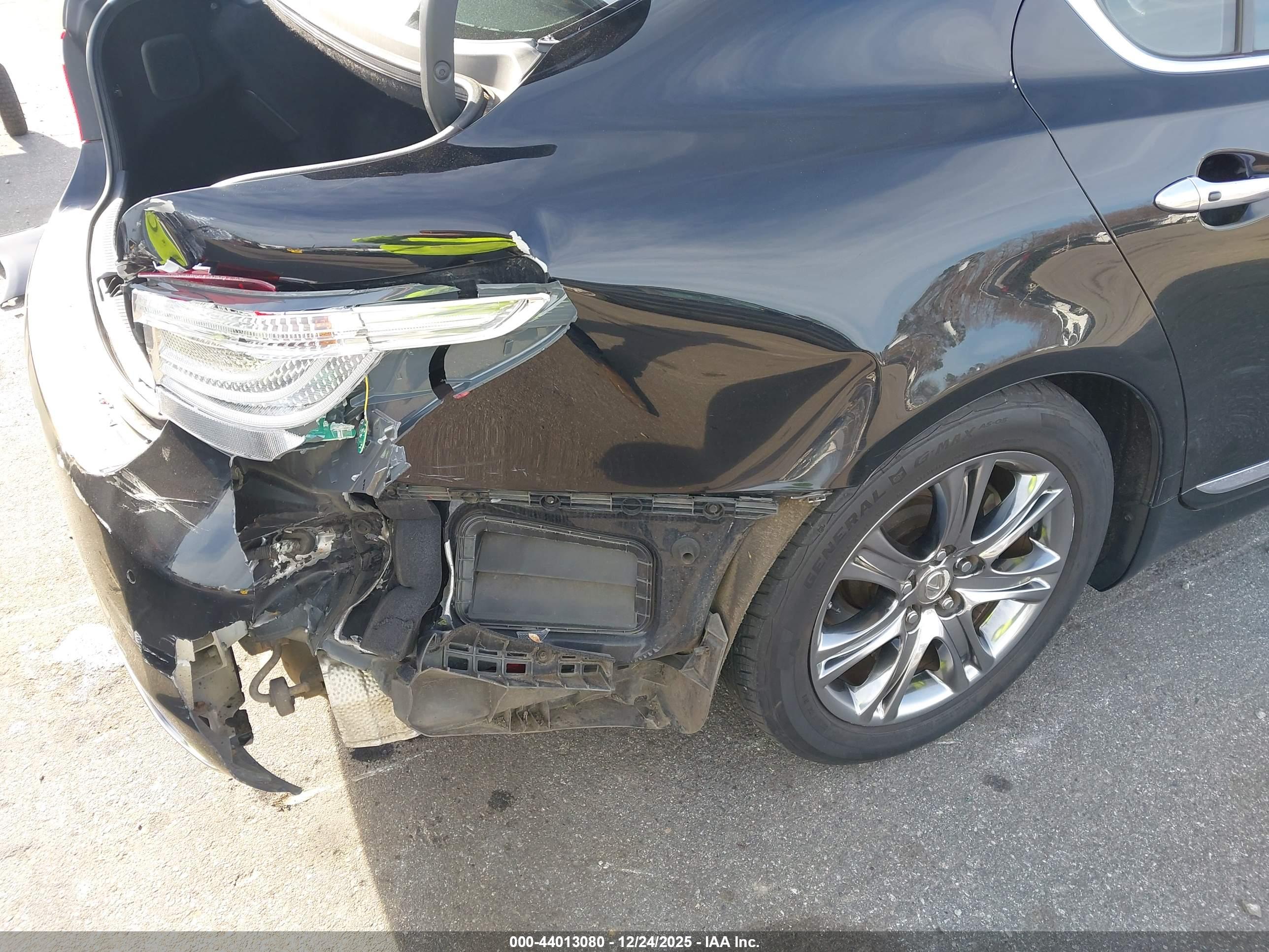 LEXUS LS image 6