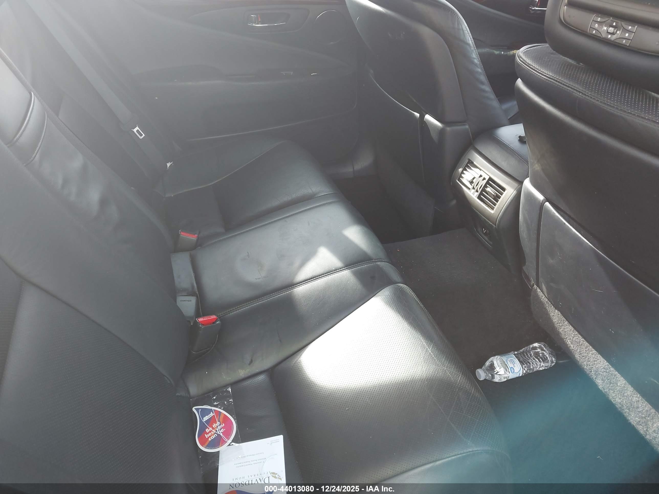 LEXUS LS image 8
