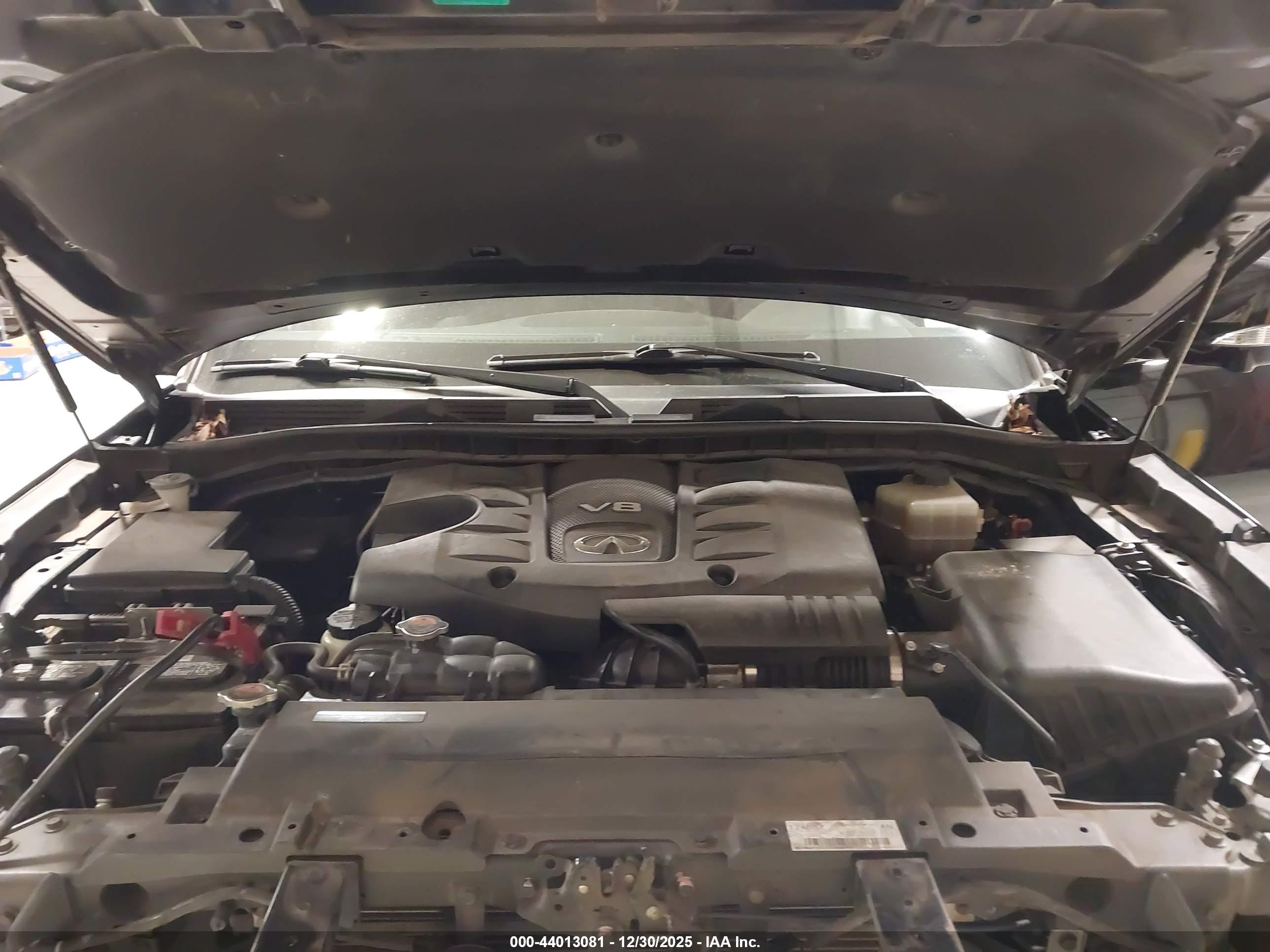 INFINITI QX80 image 10