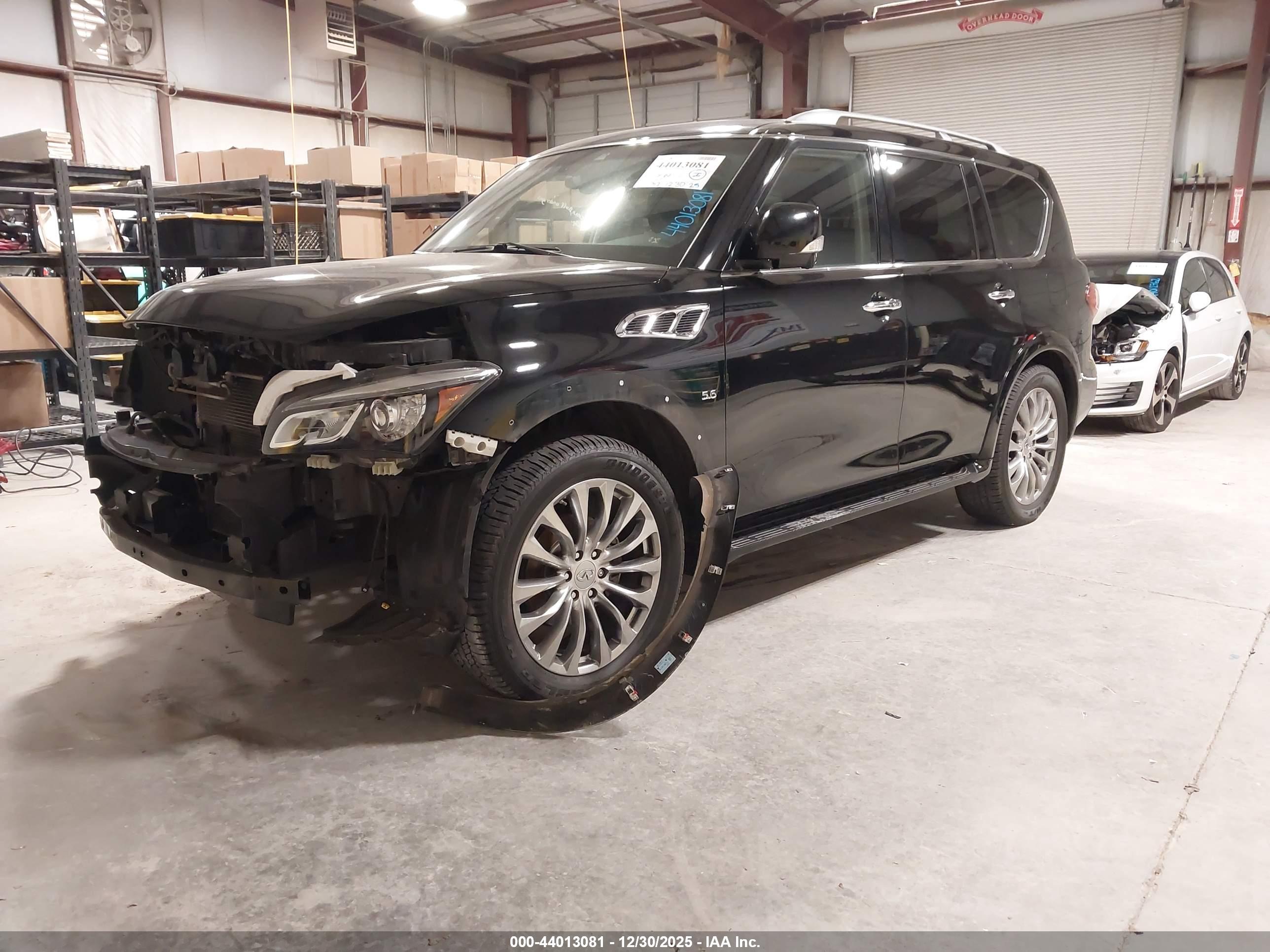 INFINITI QX80 image 2