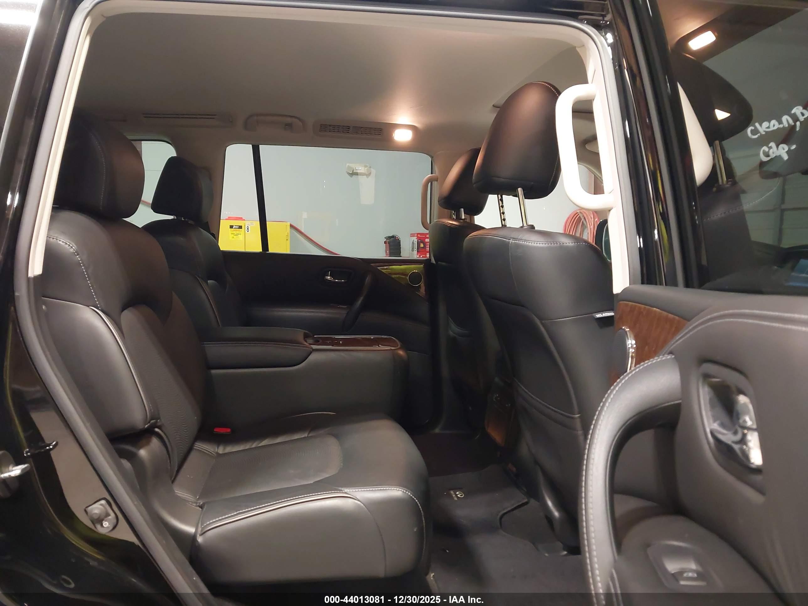 INFINITI QX80 image 8