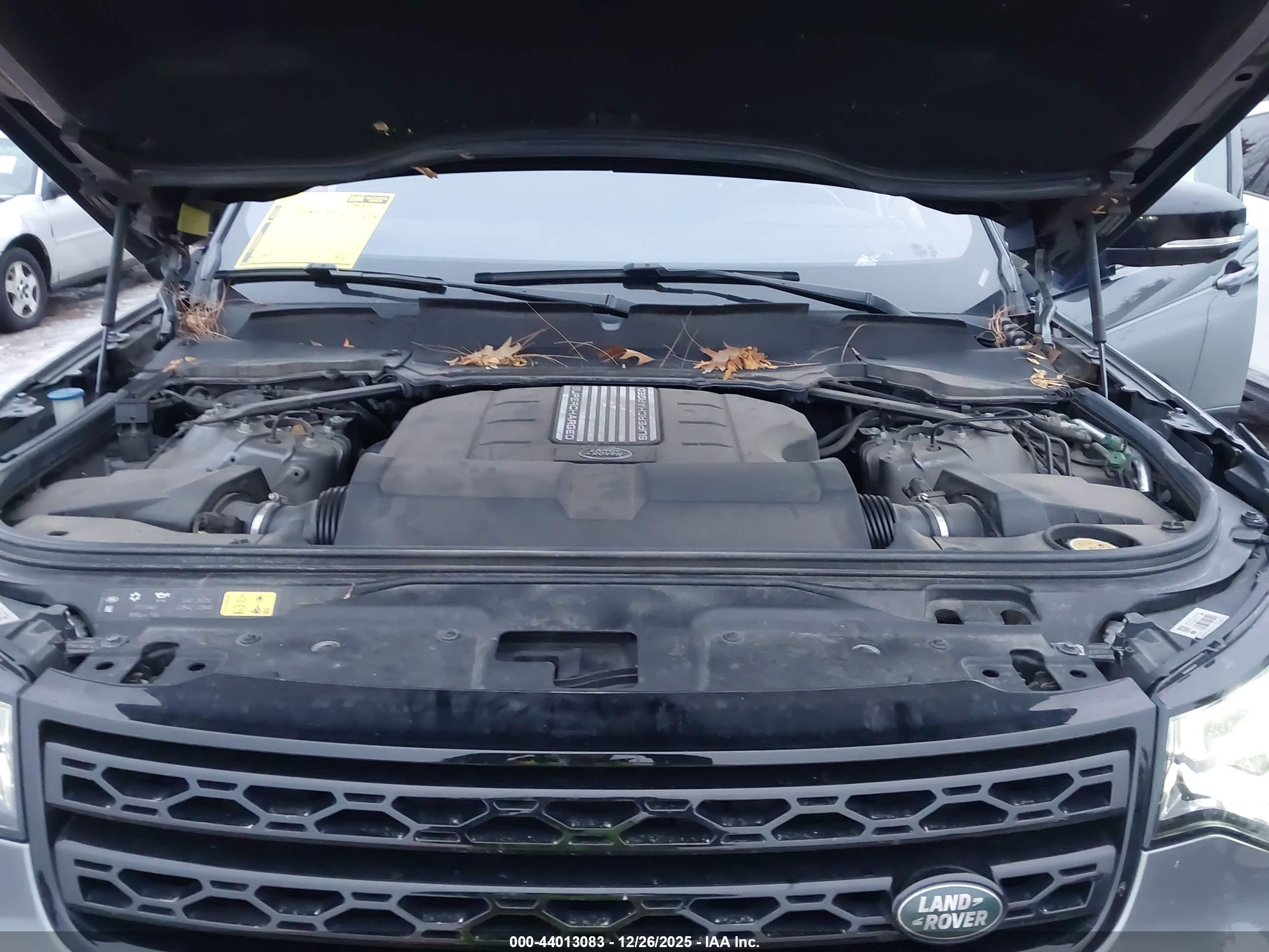 LAND ROVER image 10