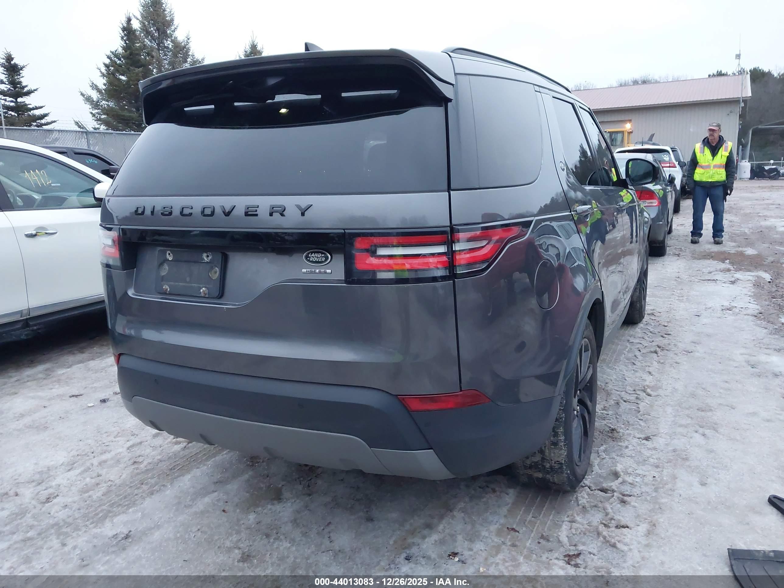 LAND ROVER image 4