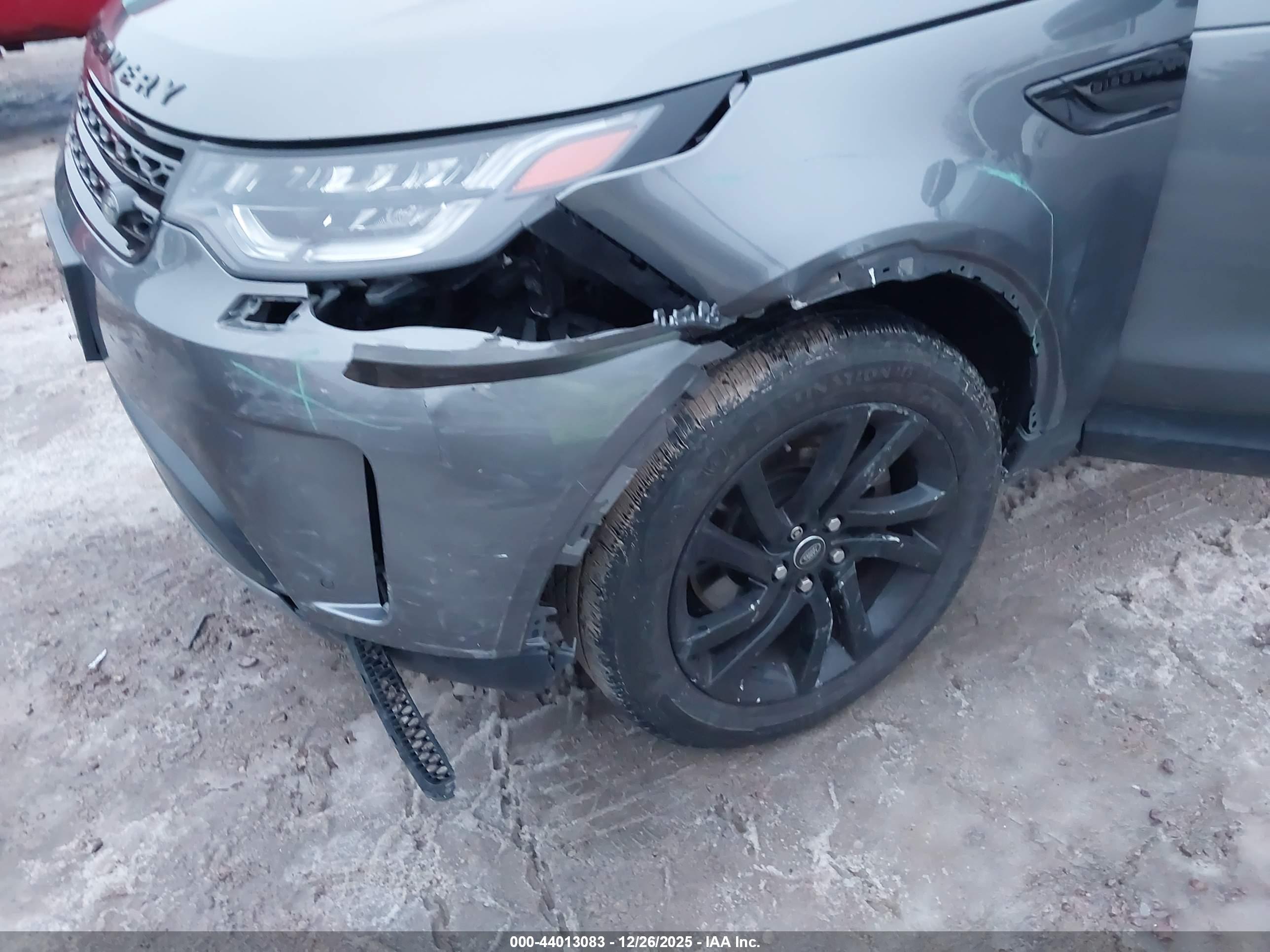 LAND ROVER image 6