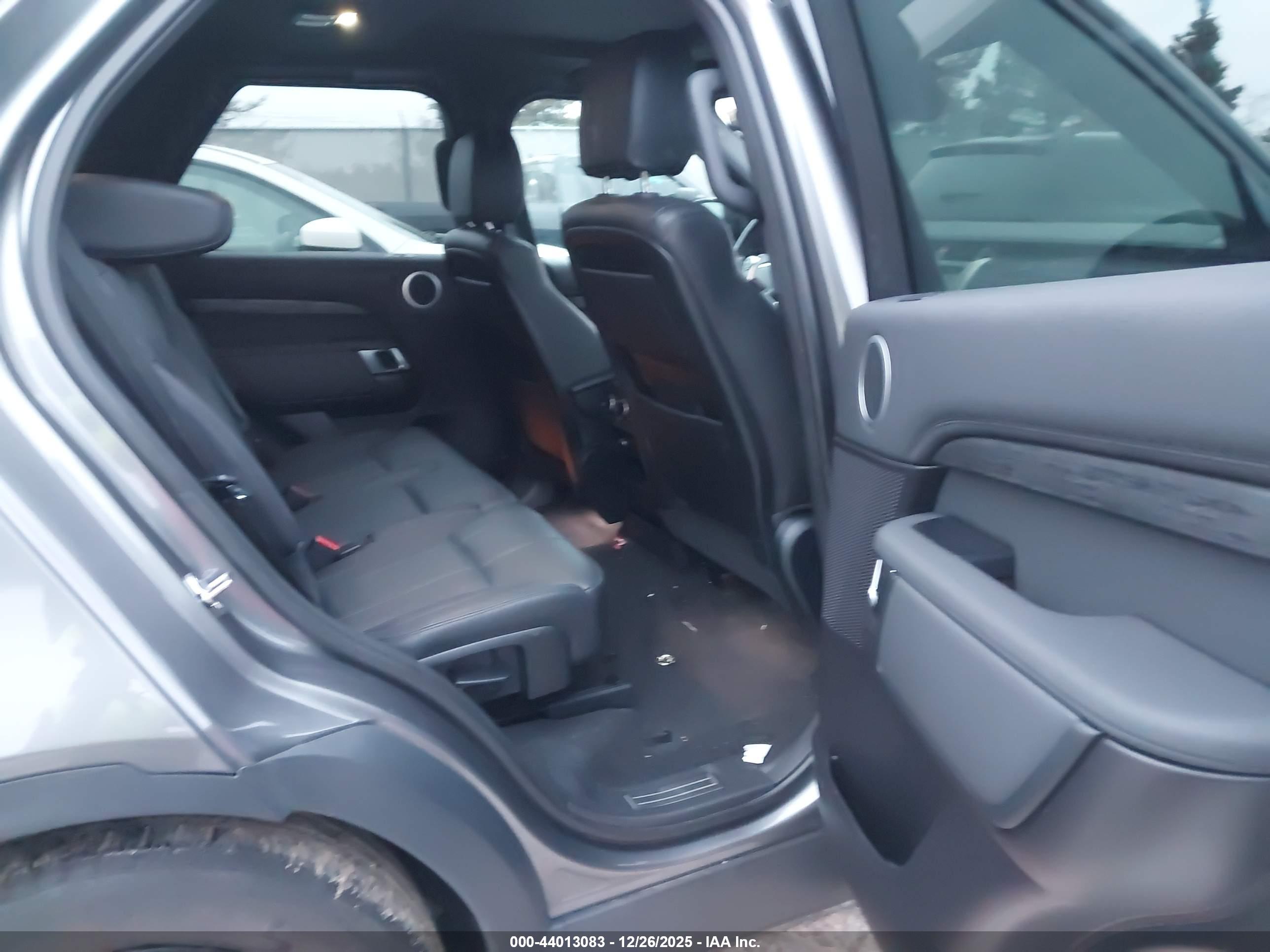 LAND ROVER image 8