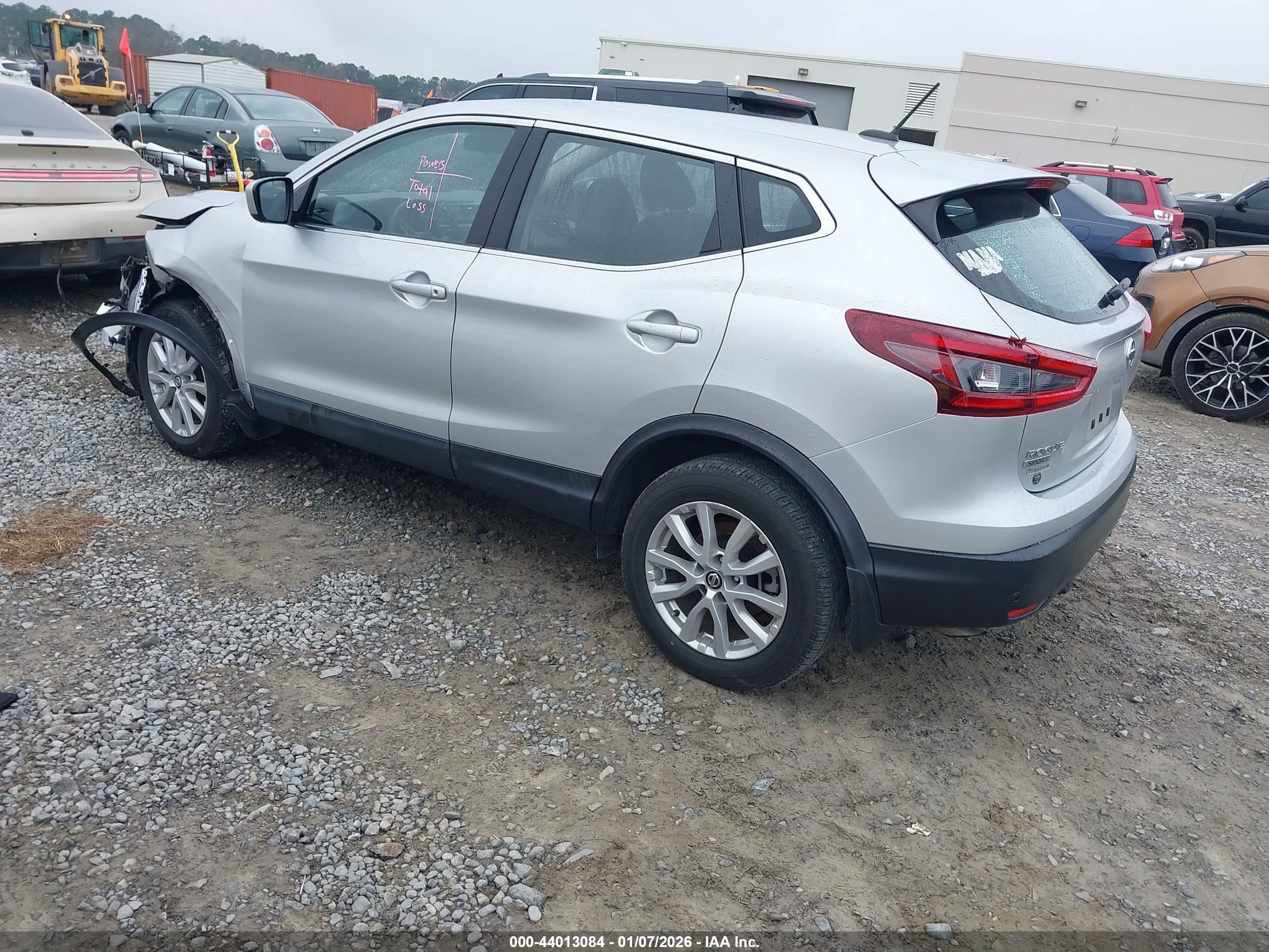 NISSAN ROGUE image 3