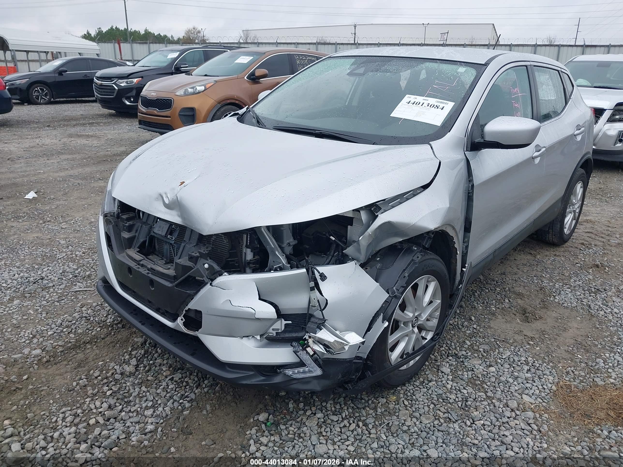 NISSAN ROGUE image 6