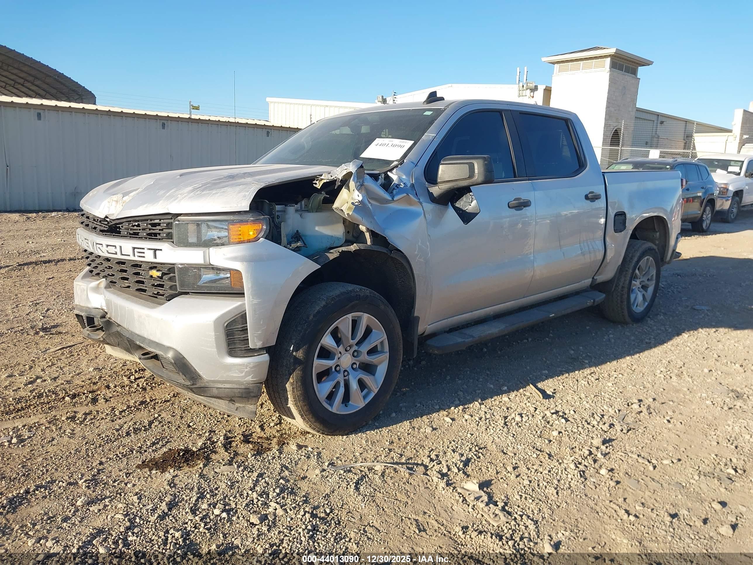 CHEVROLET SILVERADO image 2