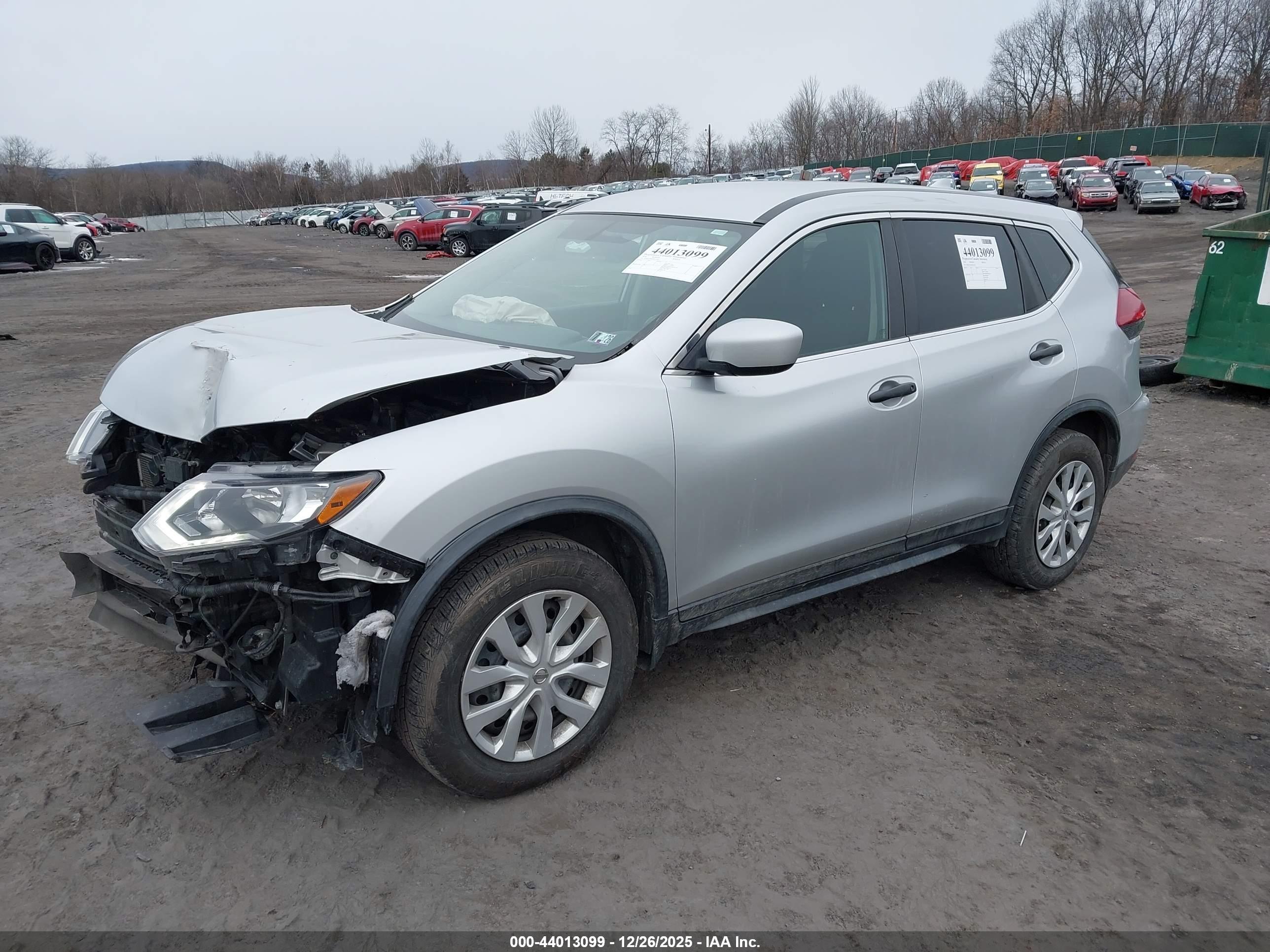 NISSAN ROGUE image 2