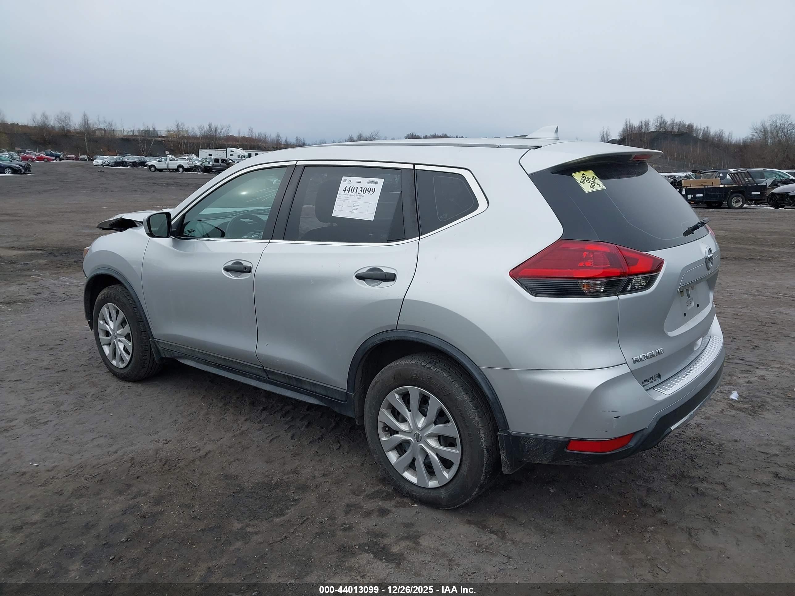 NISSAN ROGUE image 3