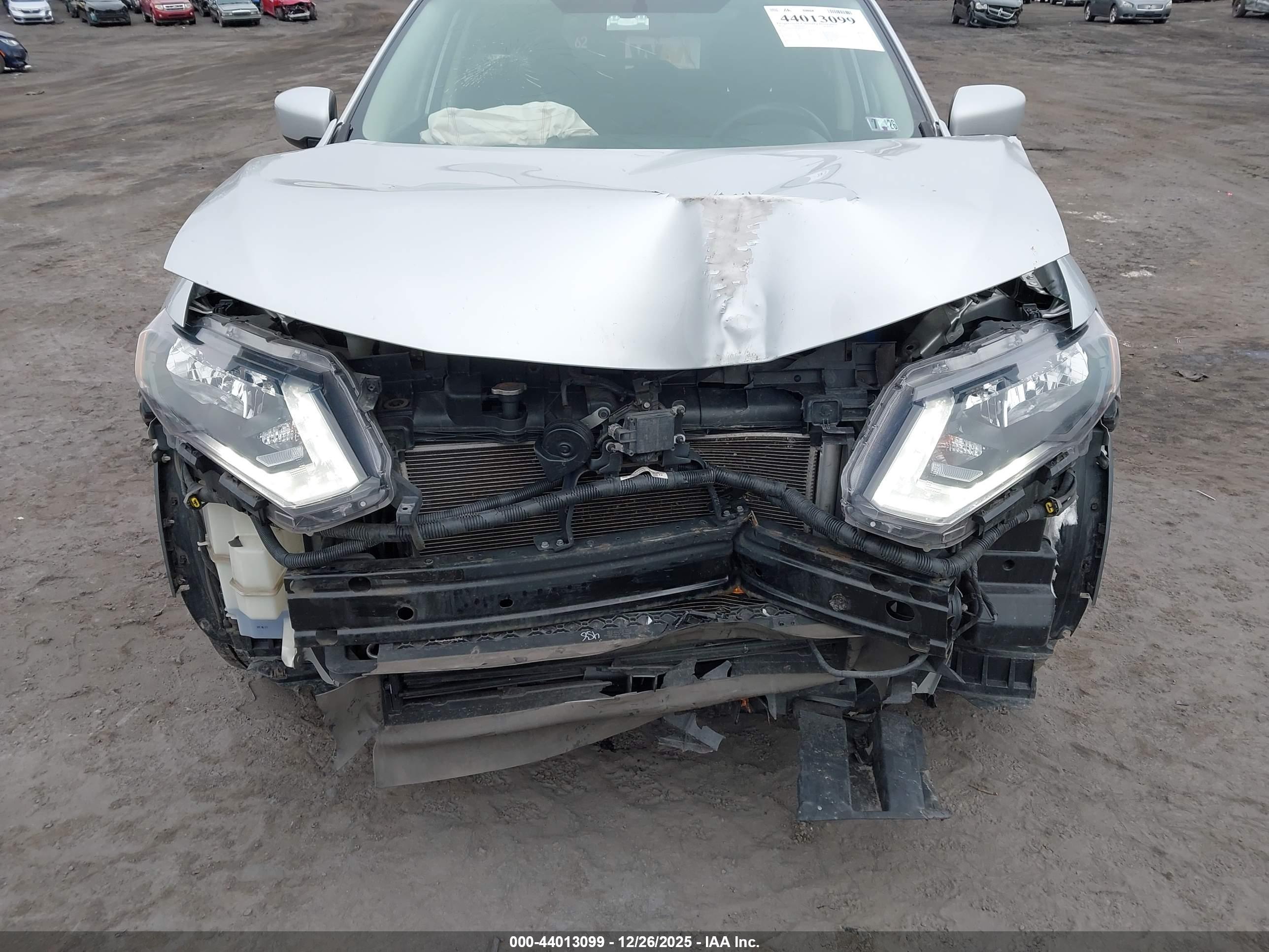 NISSAN ROGUE image 6