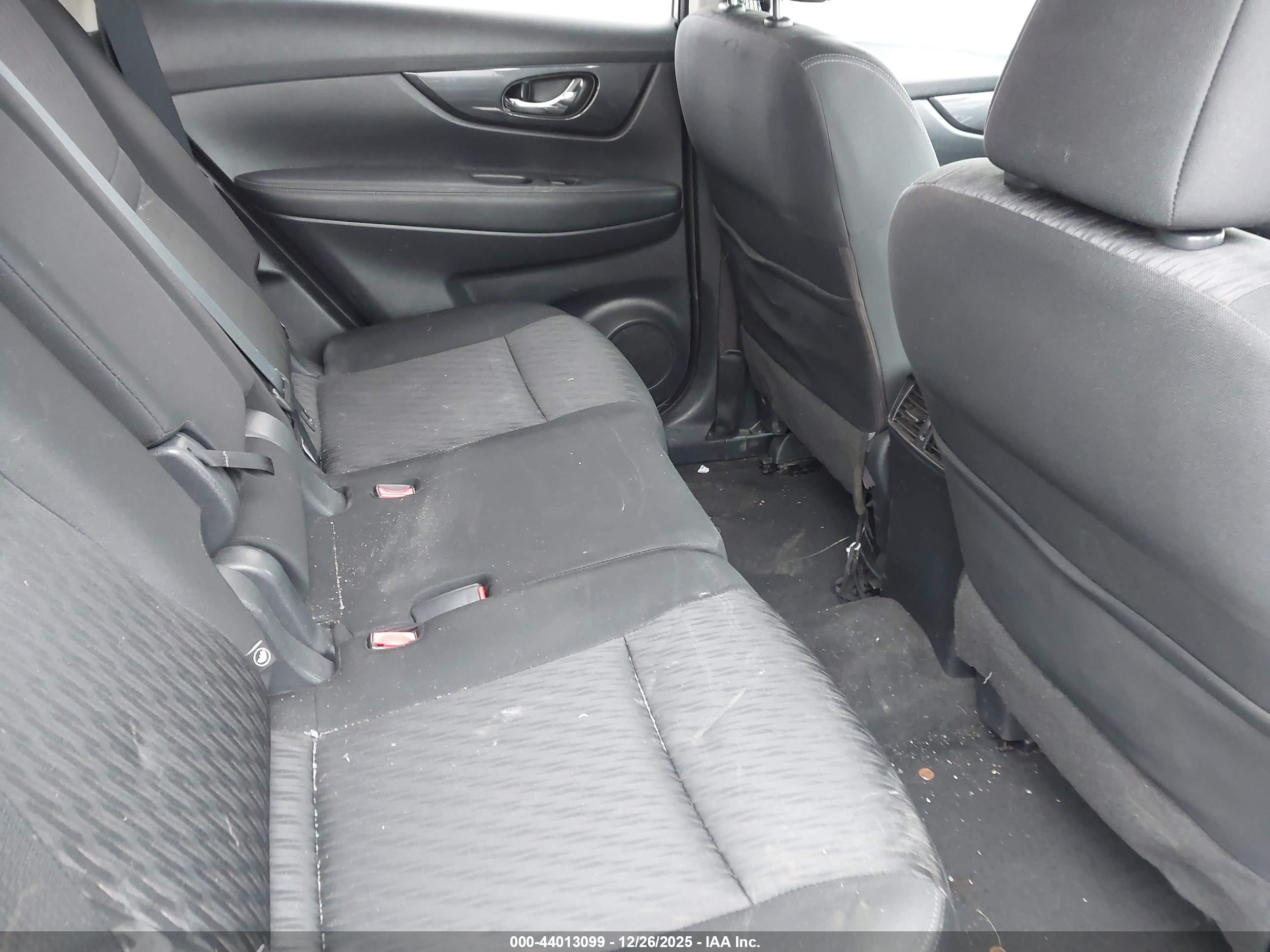 NISSAN ROGUE image 8