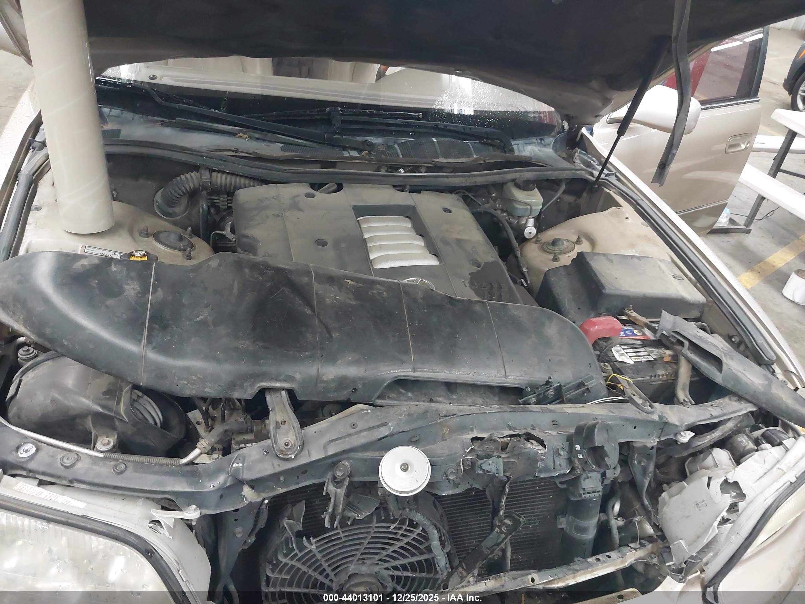 LEXUS LS image 10