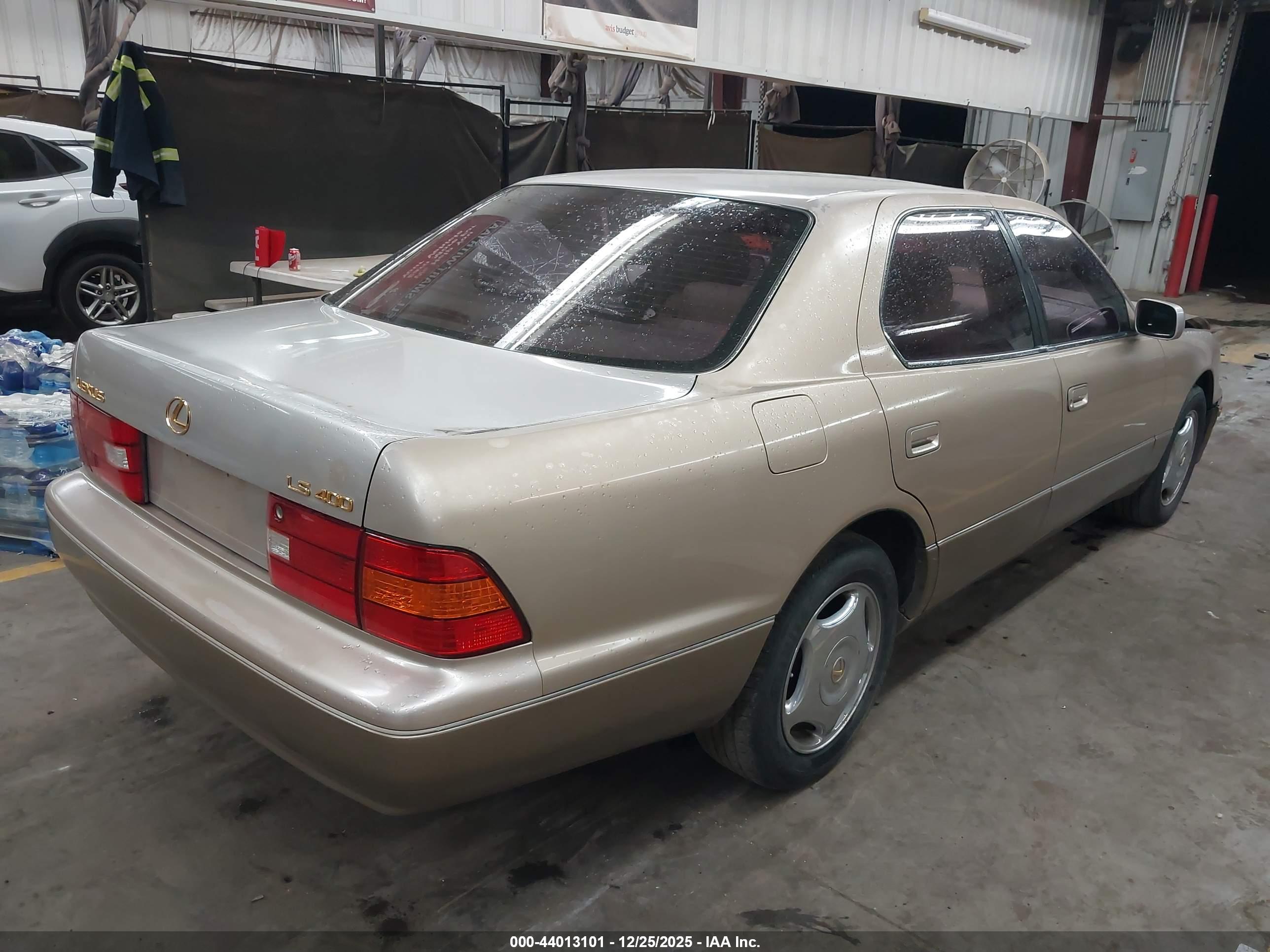LEXUS LS image 4