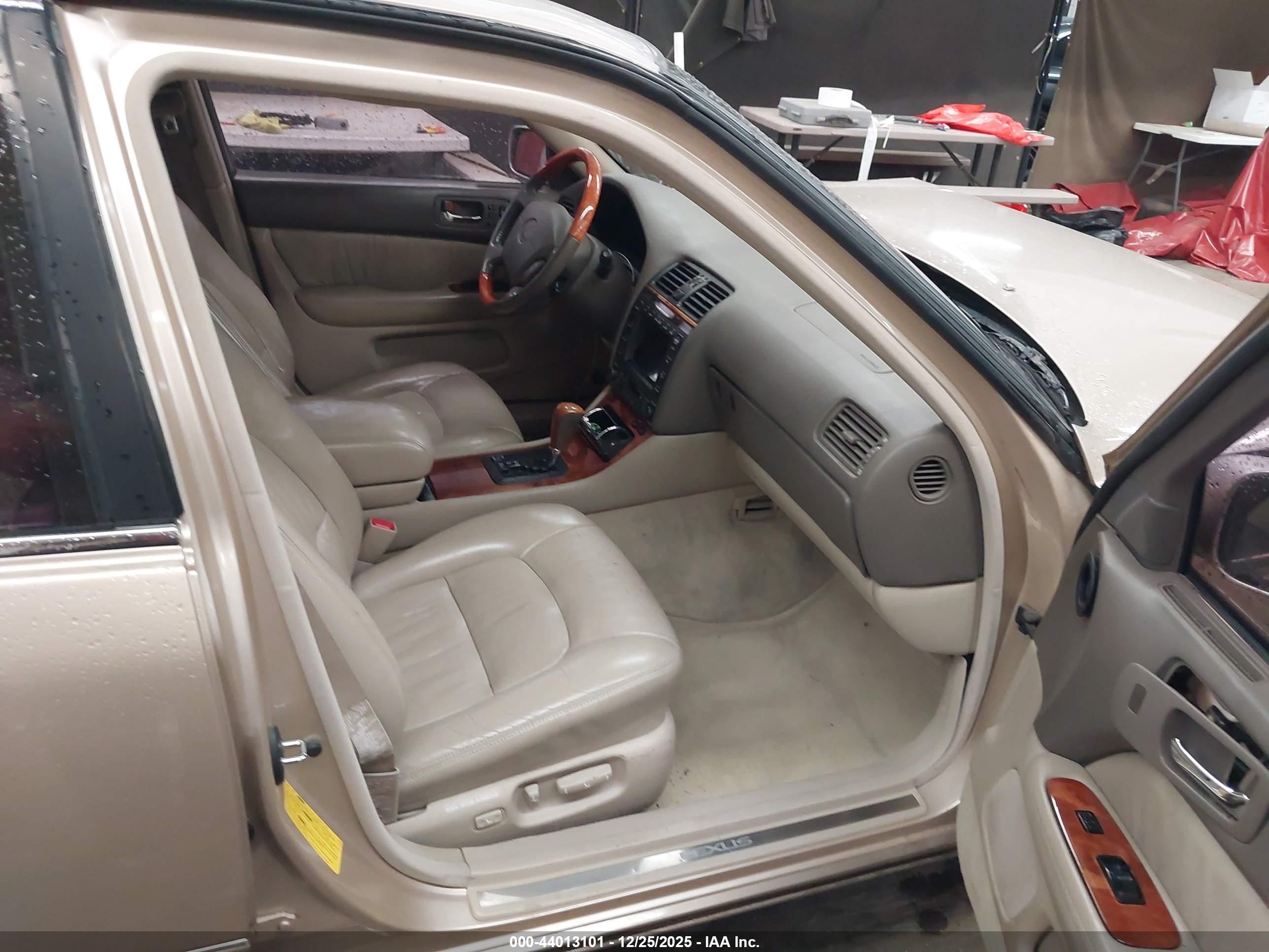 LEXUS LS image 5