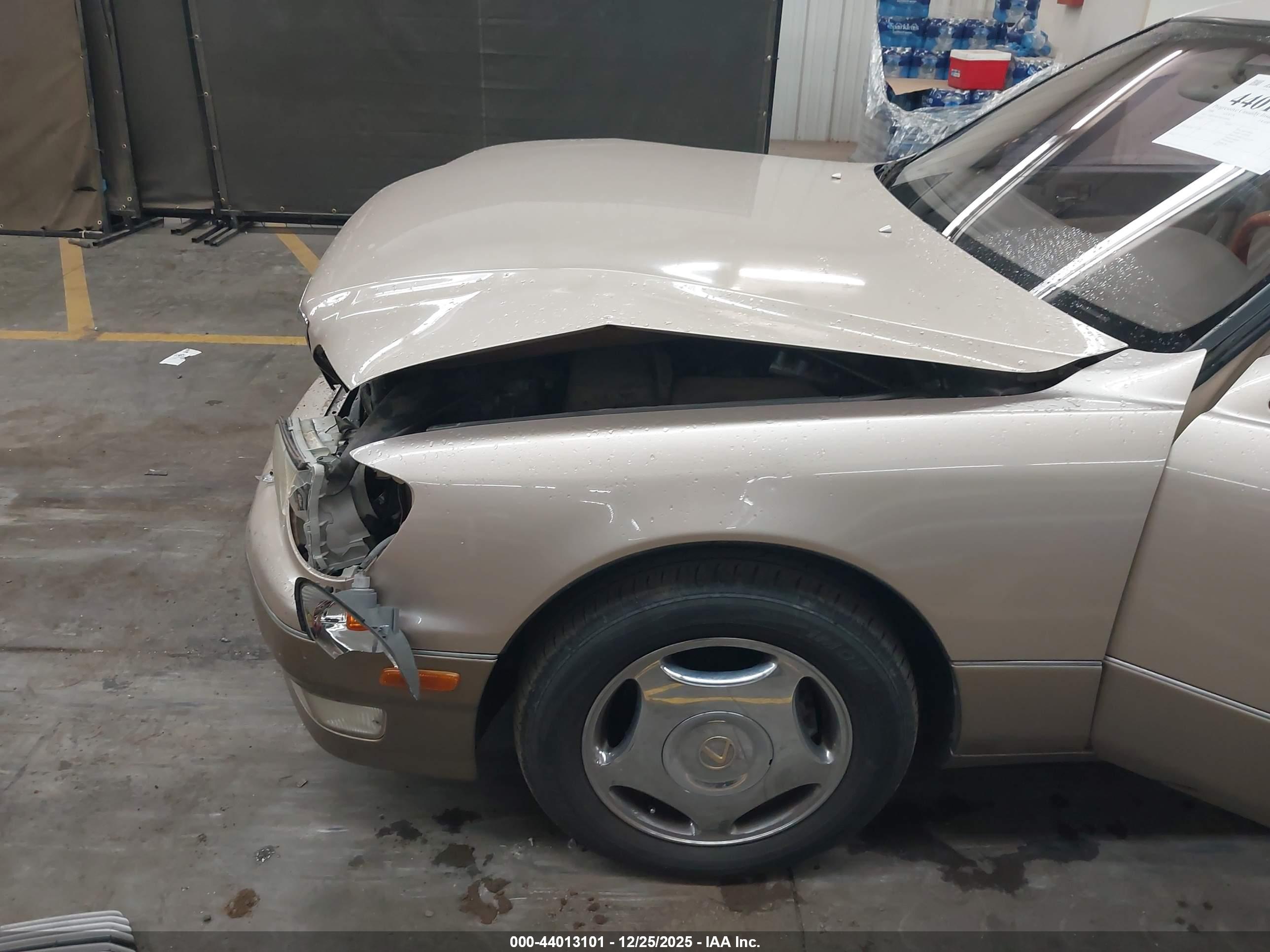 LEXUS LS image 6