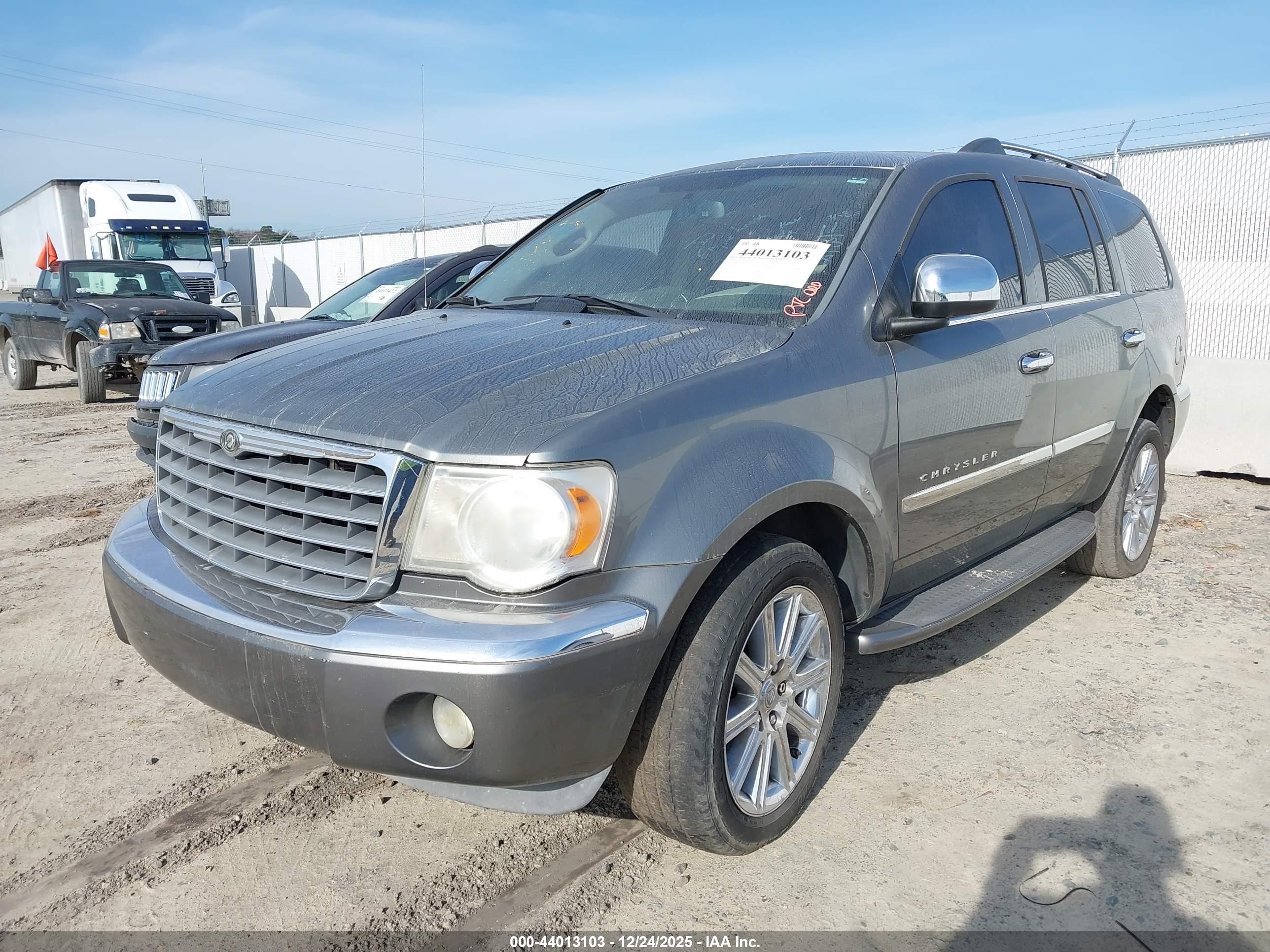 CHRYSLER ASPEN image 2