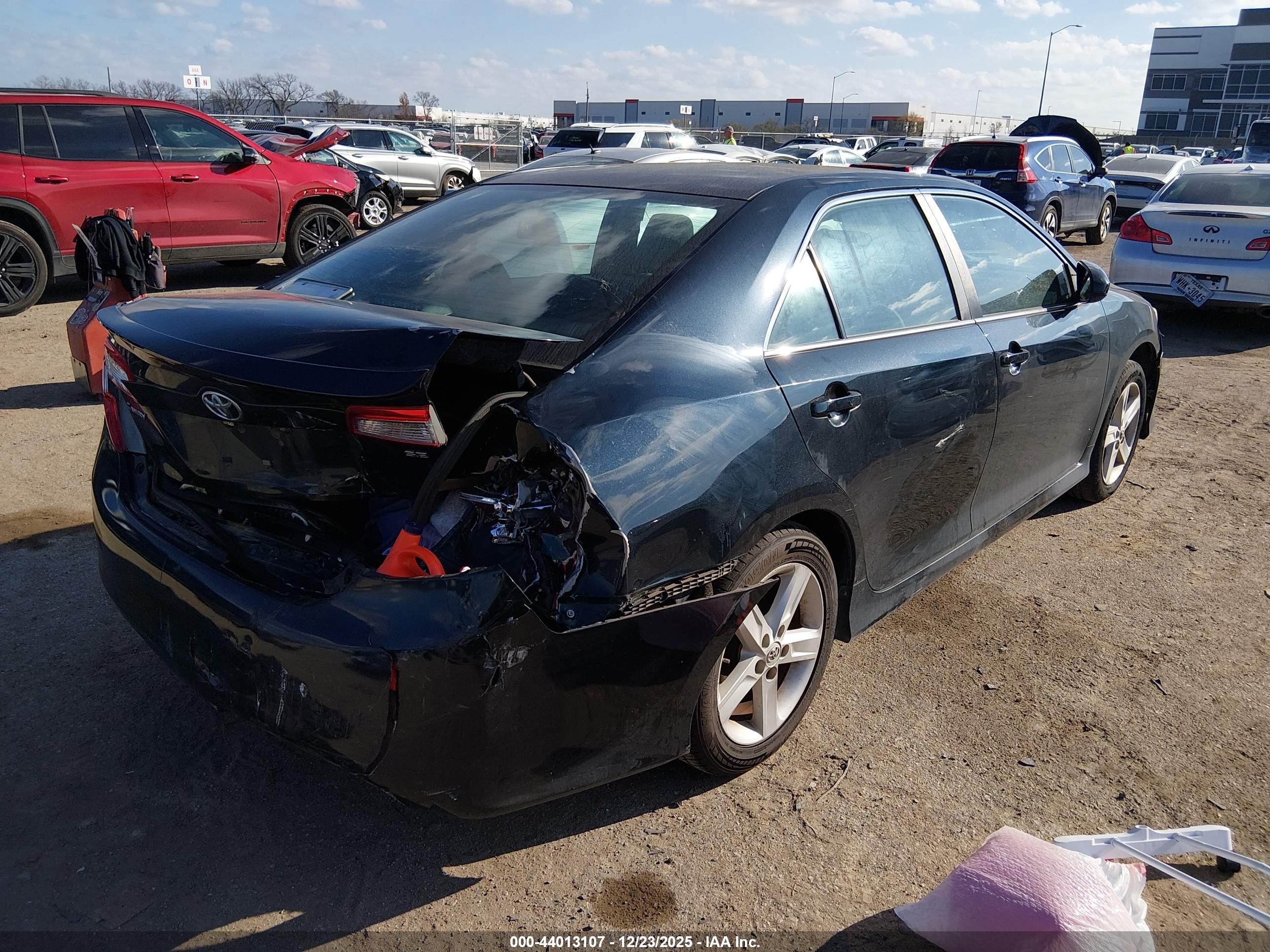 TOYOTA CAMRY image 4