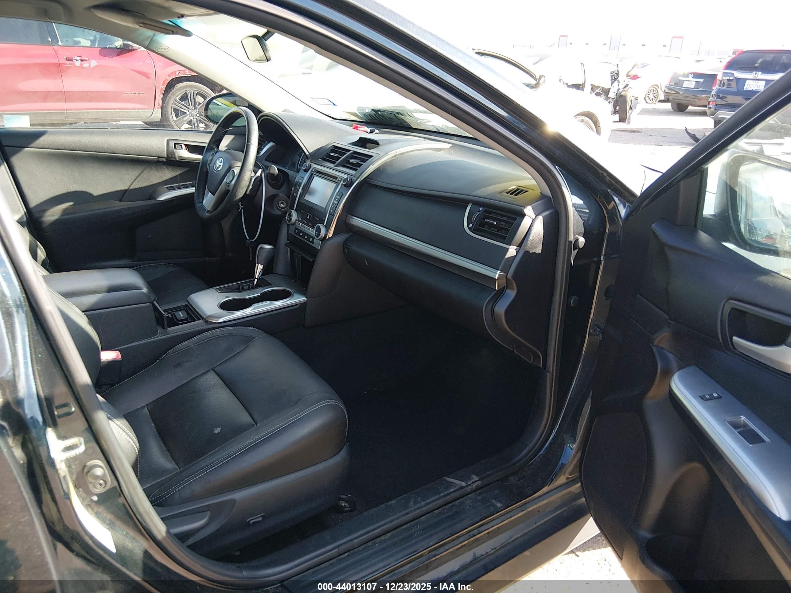 TOYOTA CAMRY image 5