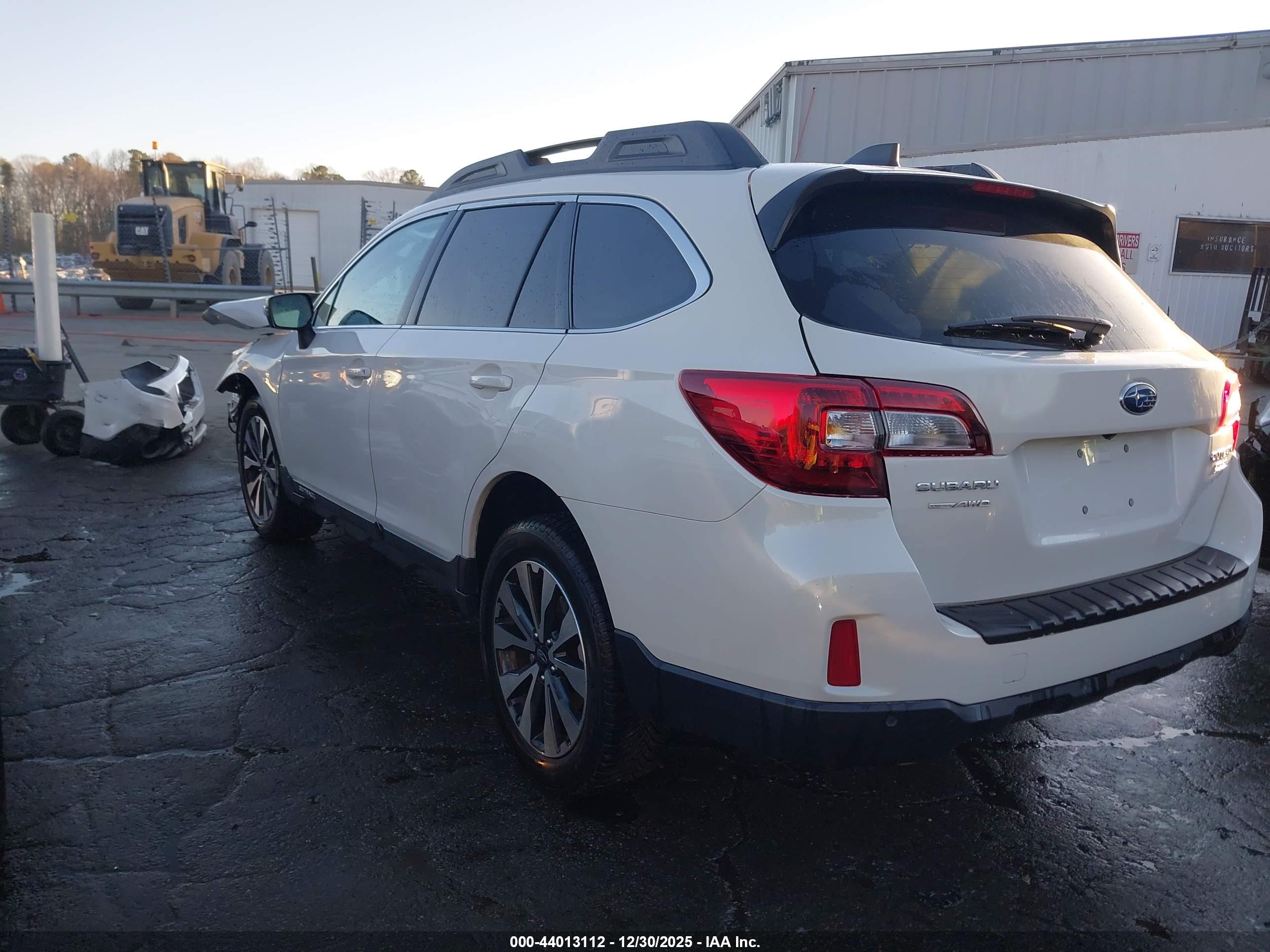 SUBARU OUTBACK image 3