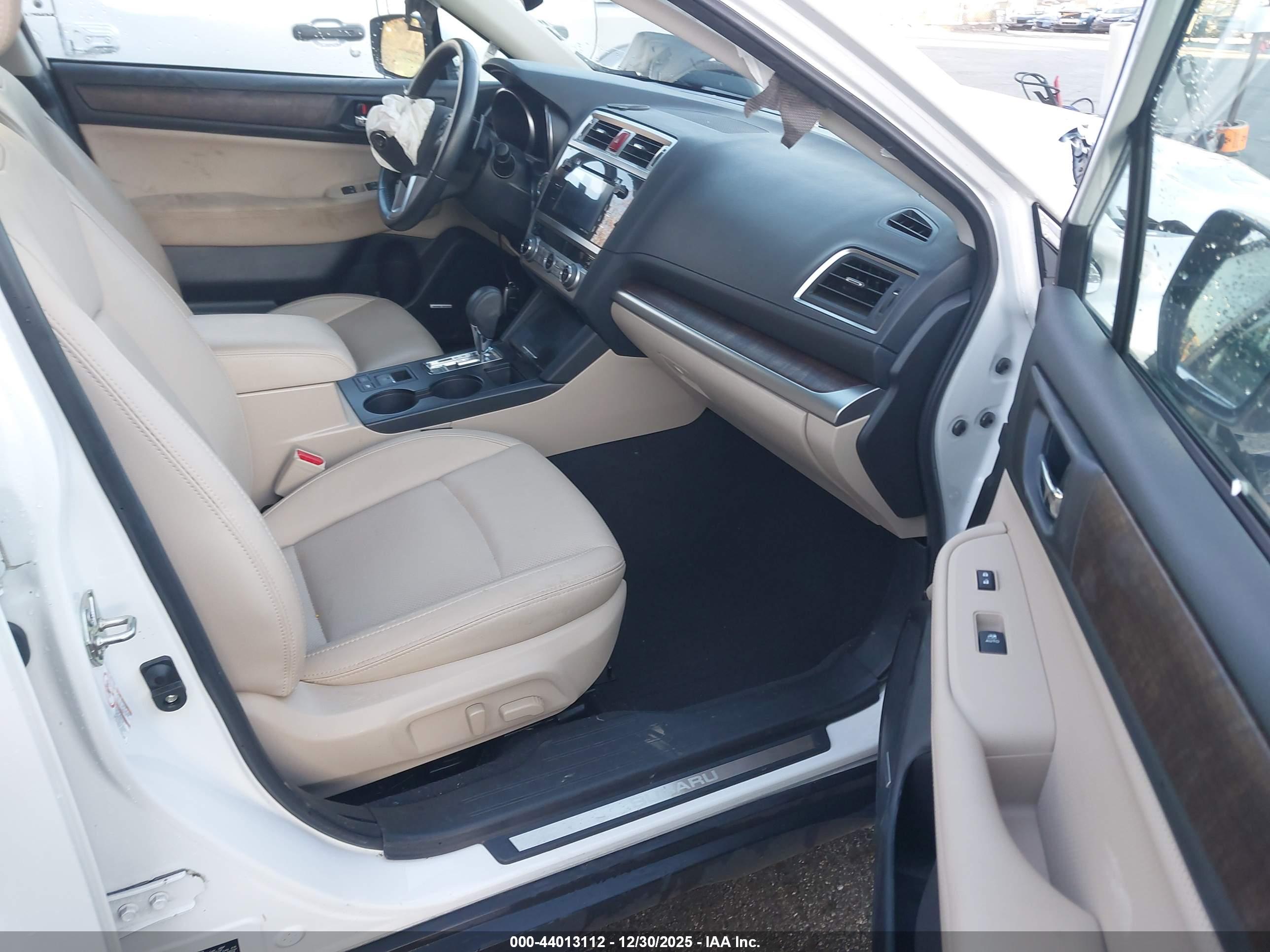 SUBARU OUTBACK image 5
