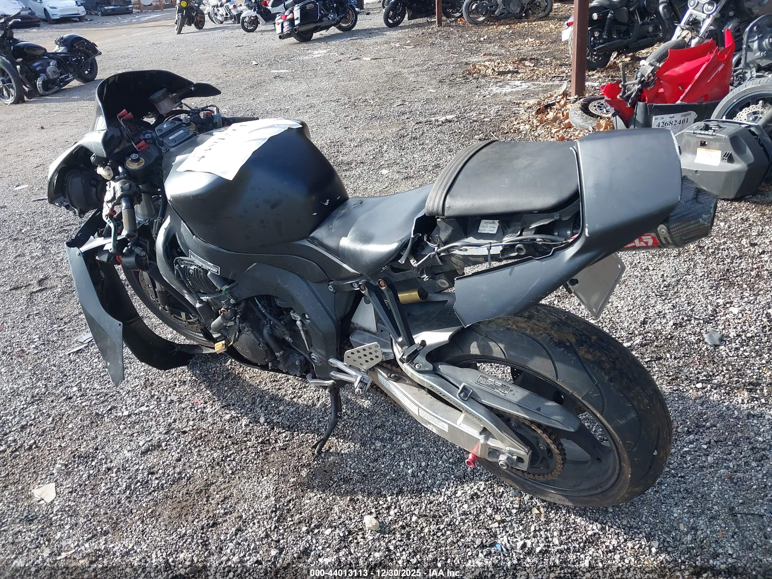 HONDA CBR1000 image 3