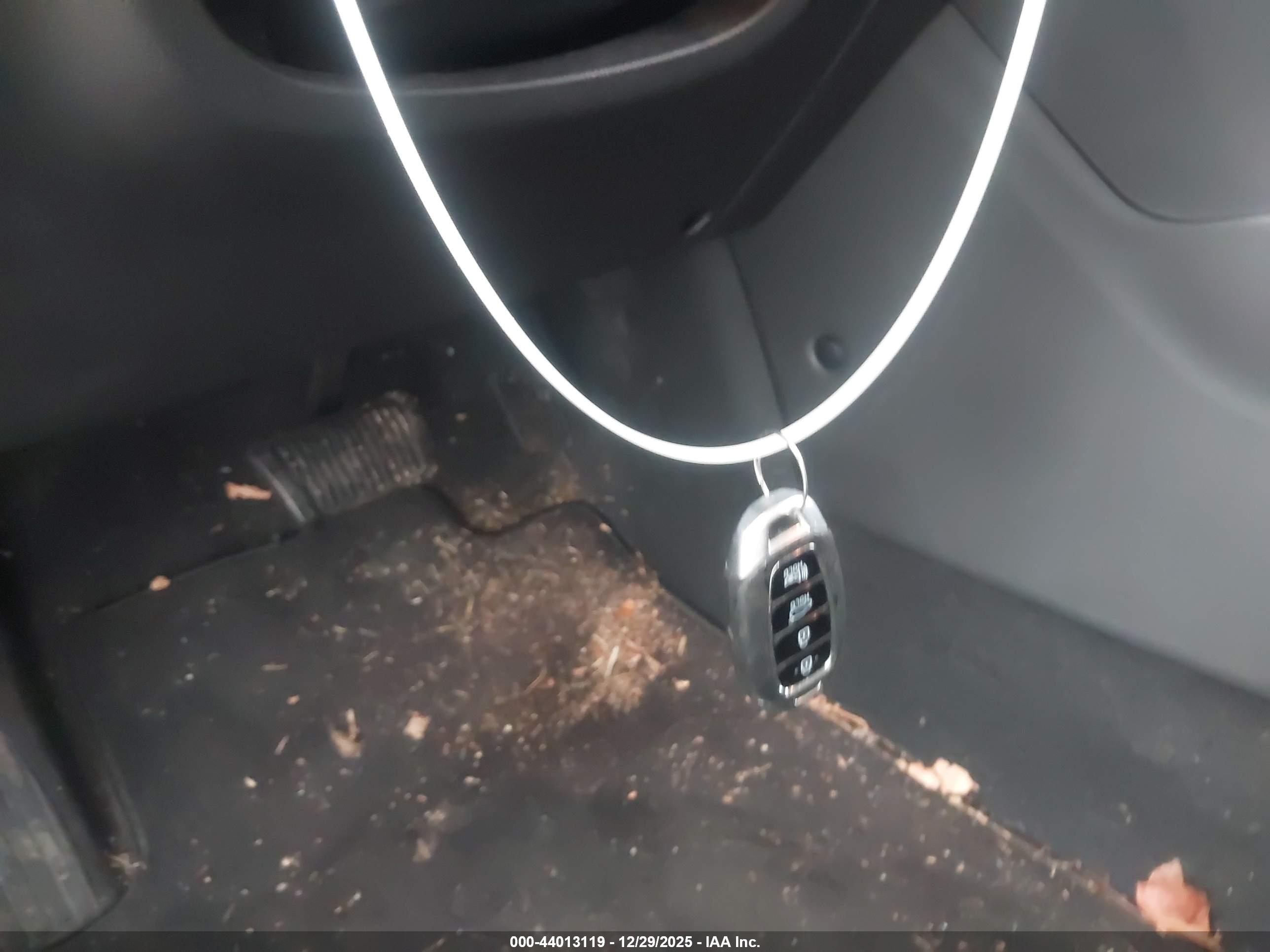 HYUNDAI KONA image 11
