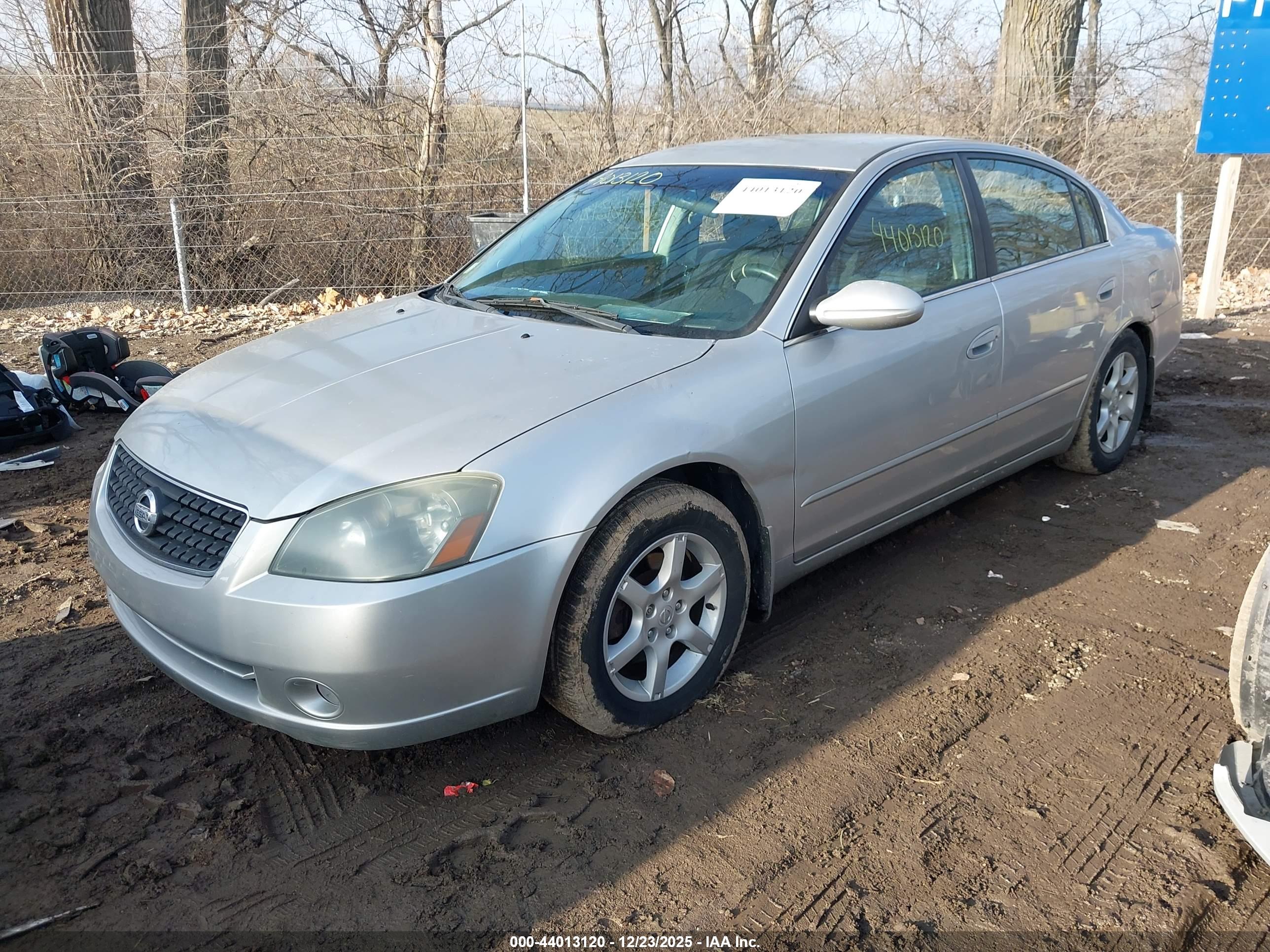 NISSAN ALTIMA image 2
