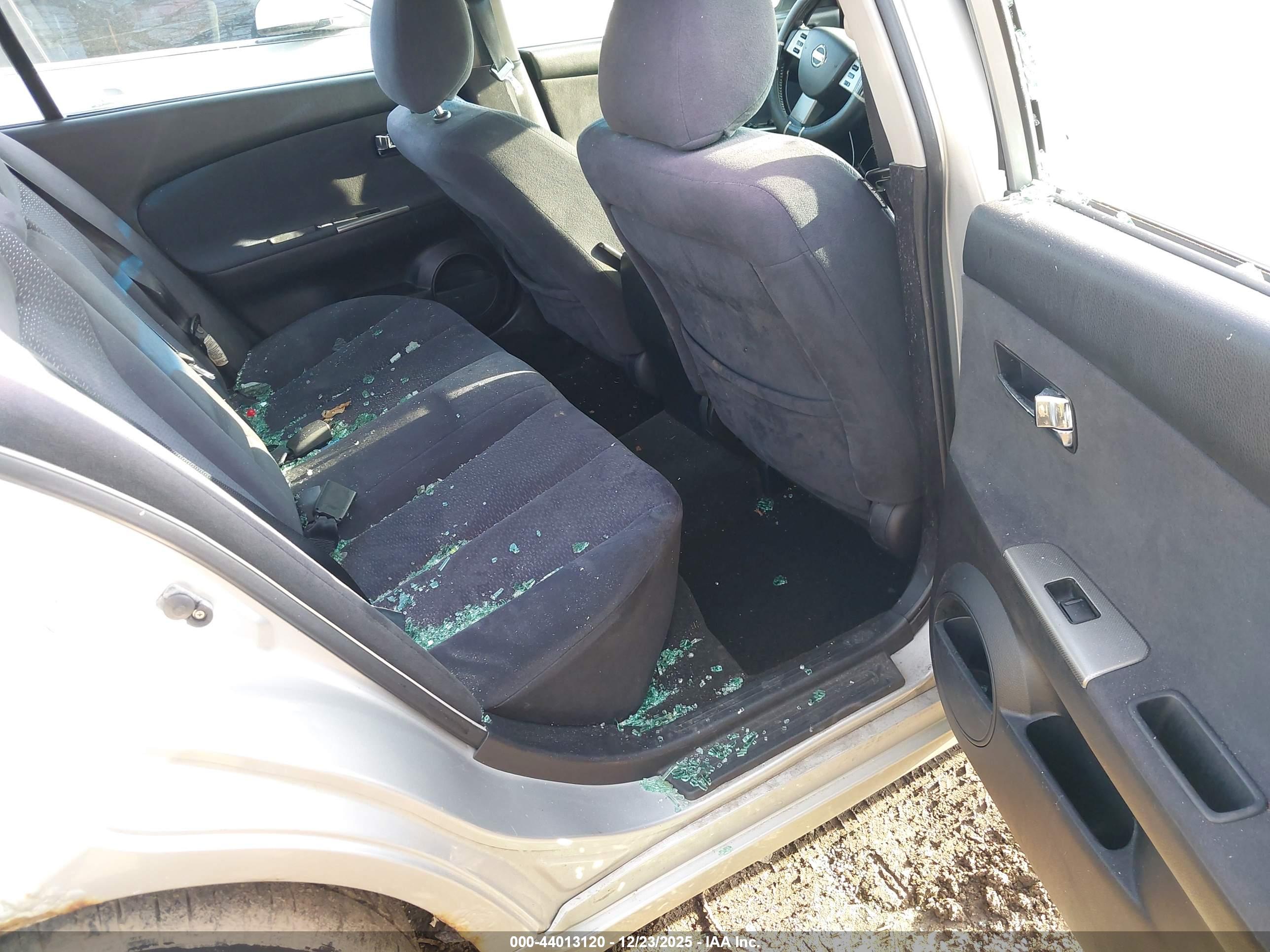 NISSAN ALTIMA image 8