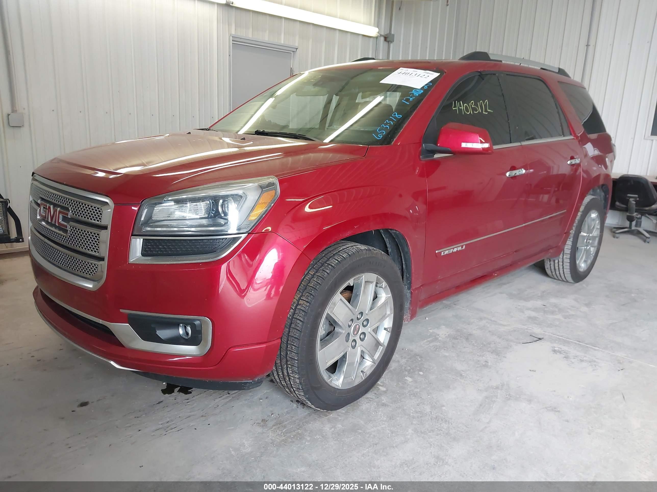 GMC ACADIA image 2