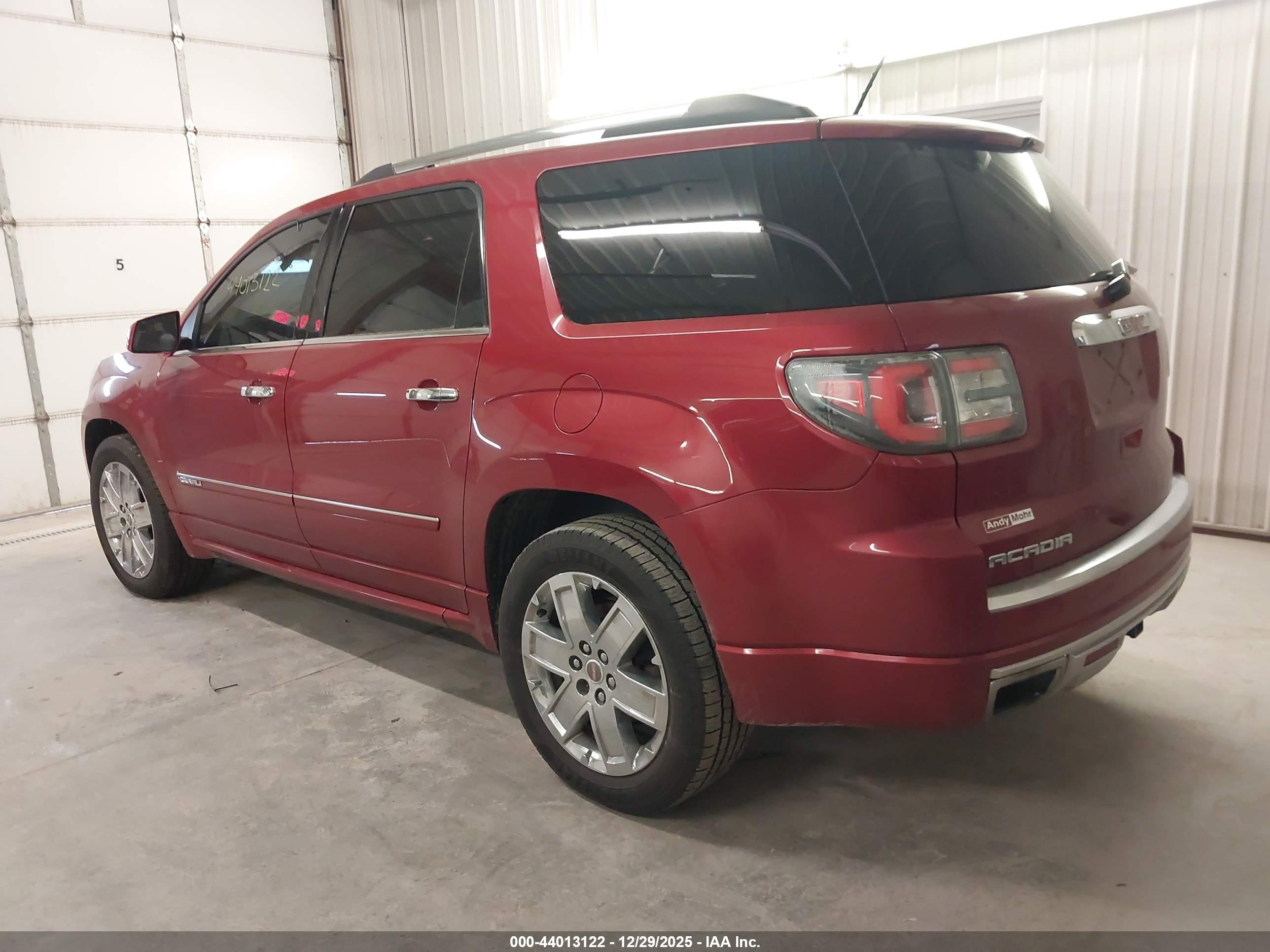 GMC ACADIA image 3