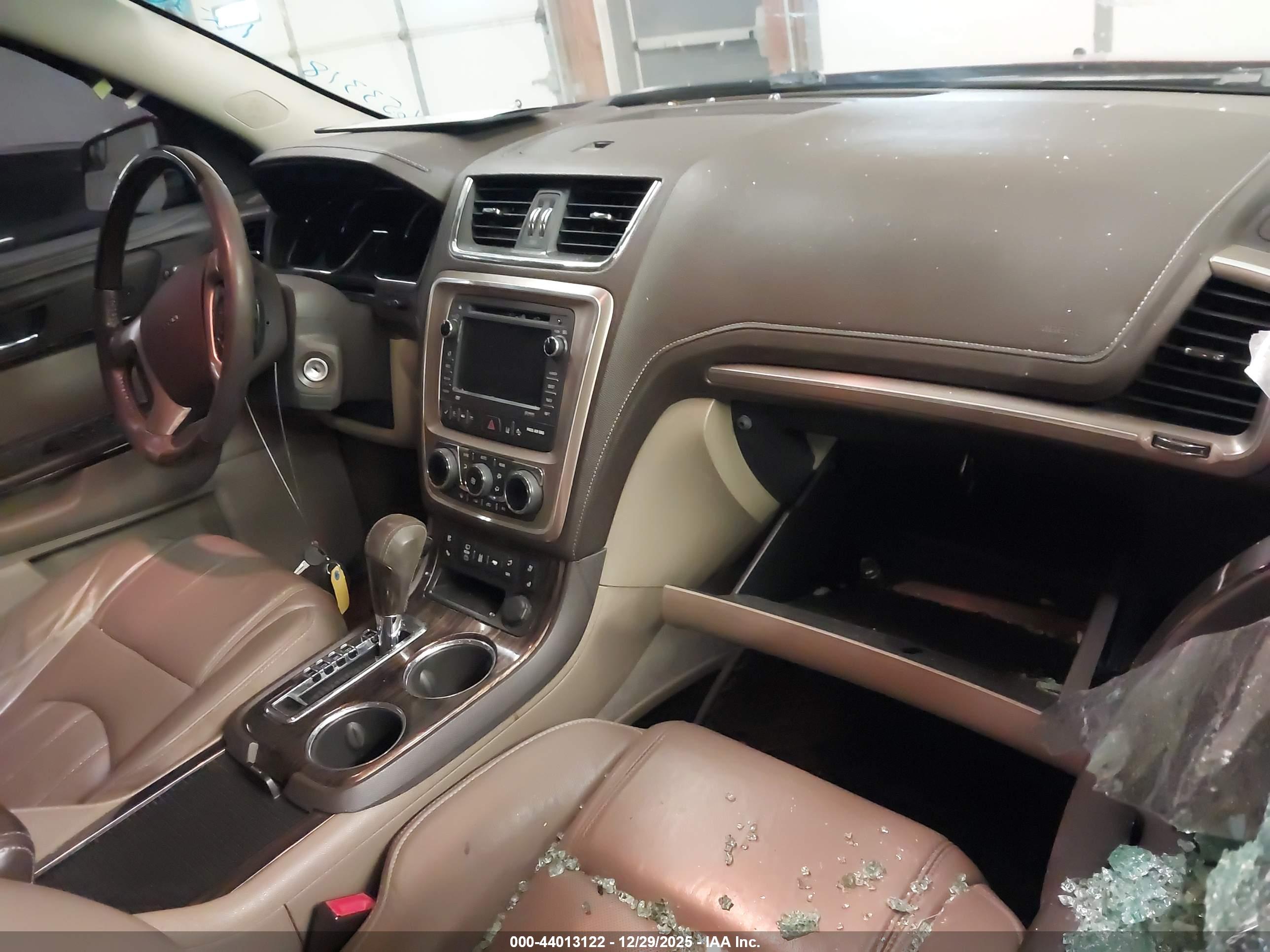 GMC ACADIA image 5