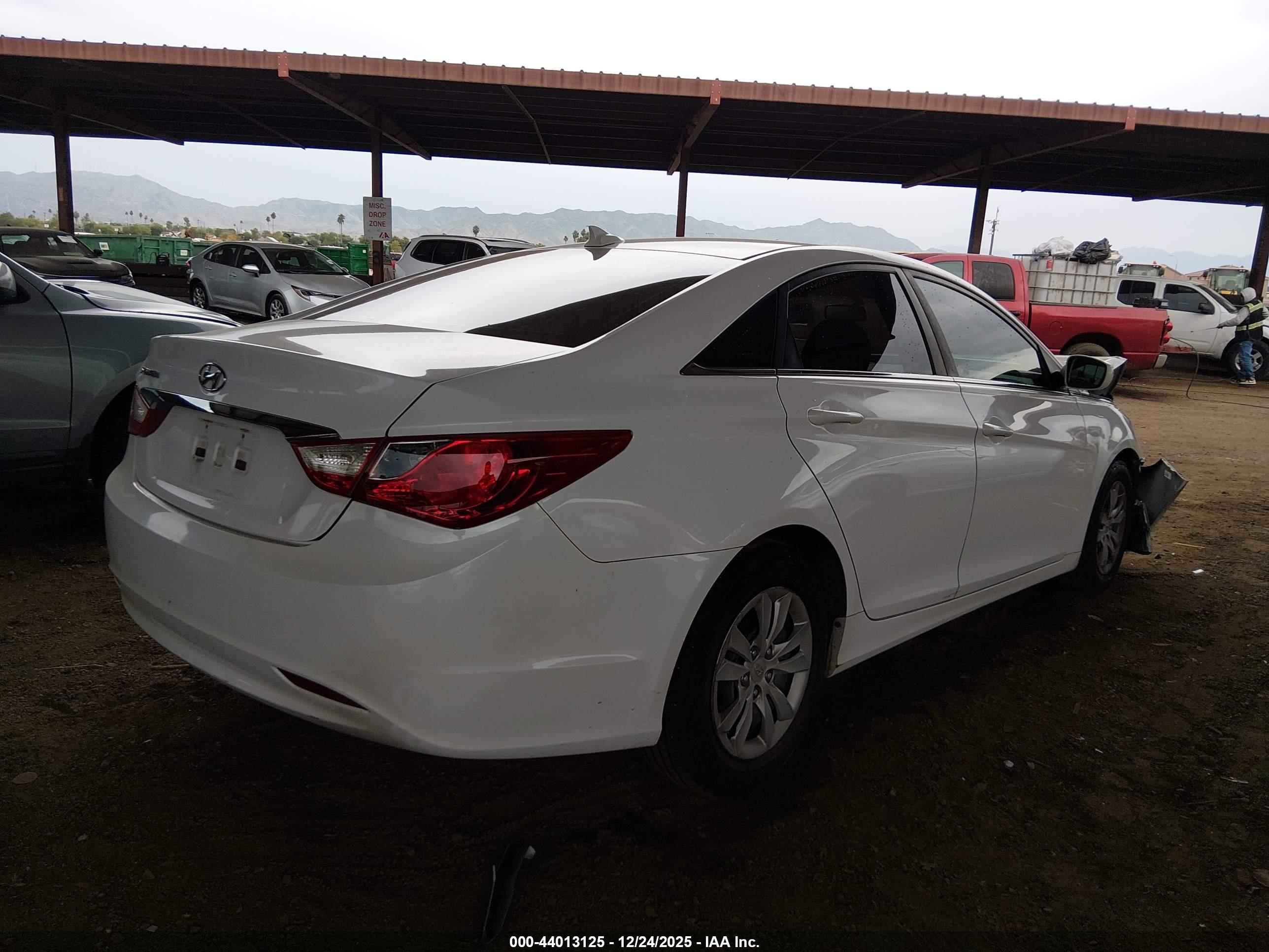 HYUNDAI SONATA image 4