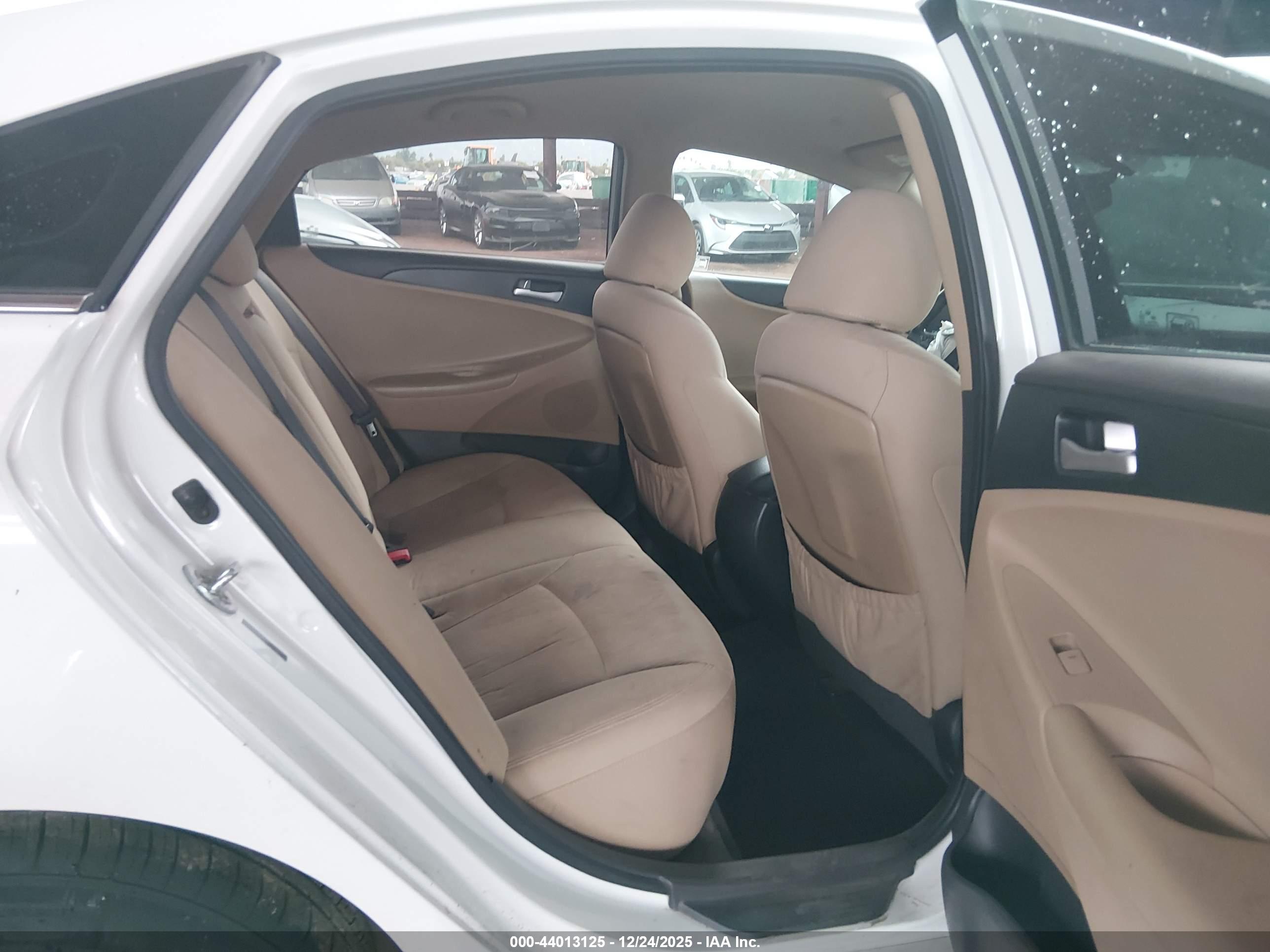 HYUNDAI SONATA image 8