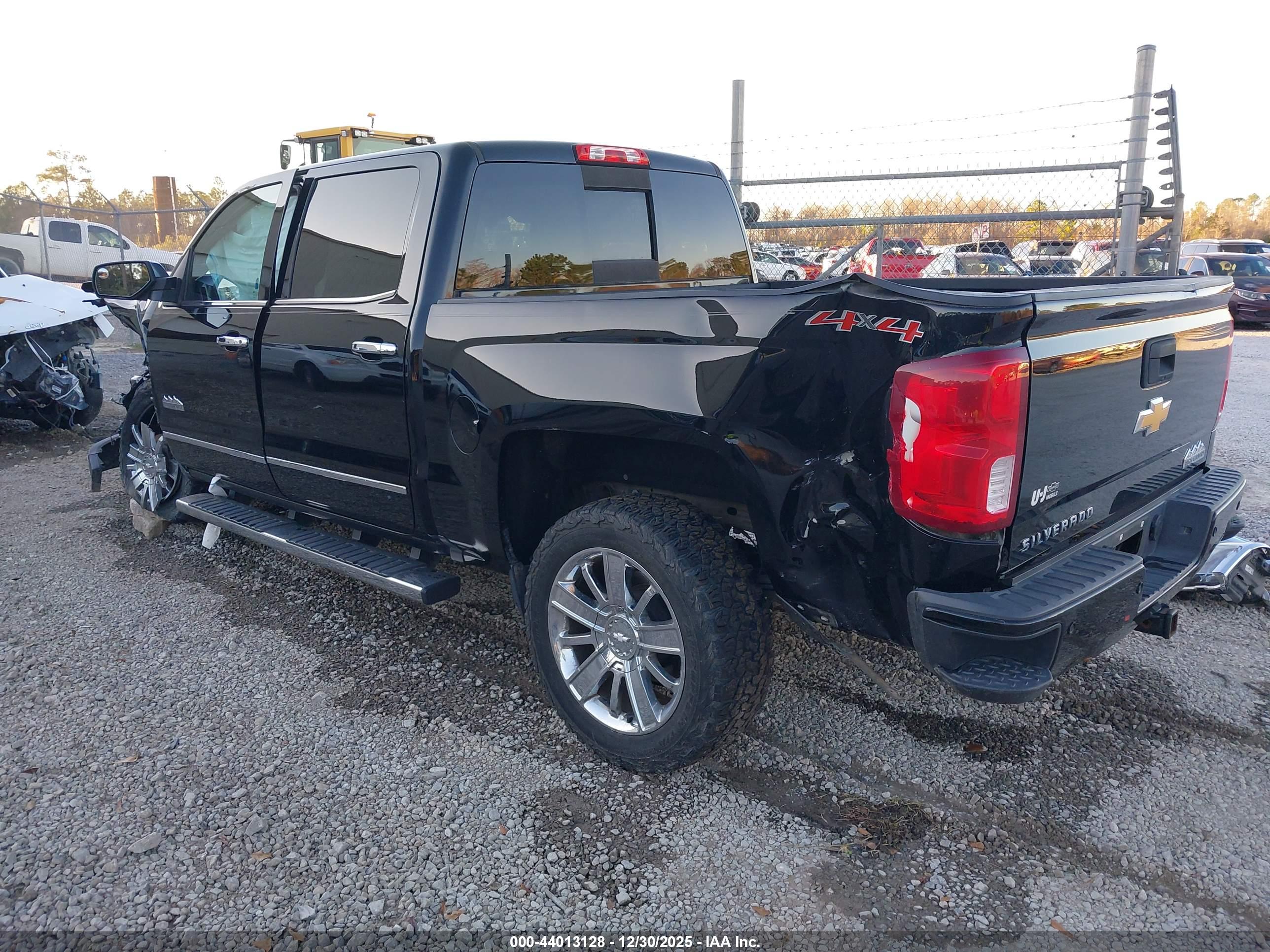 CHEVROLET SILVERADO image 3