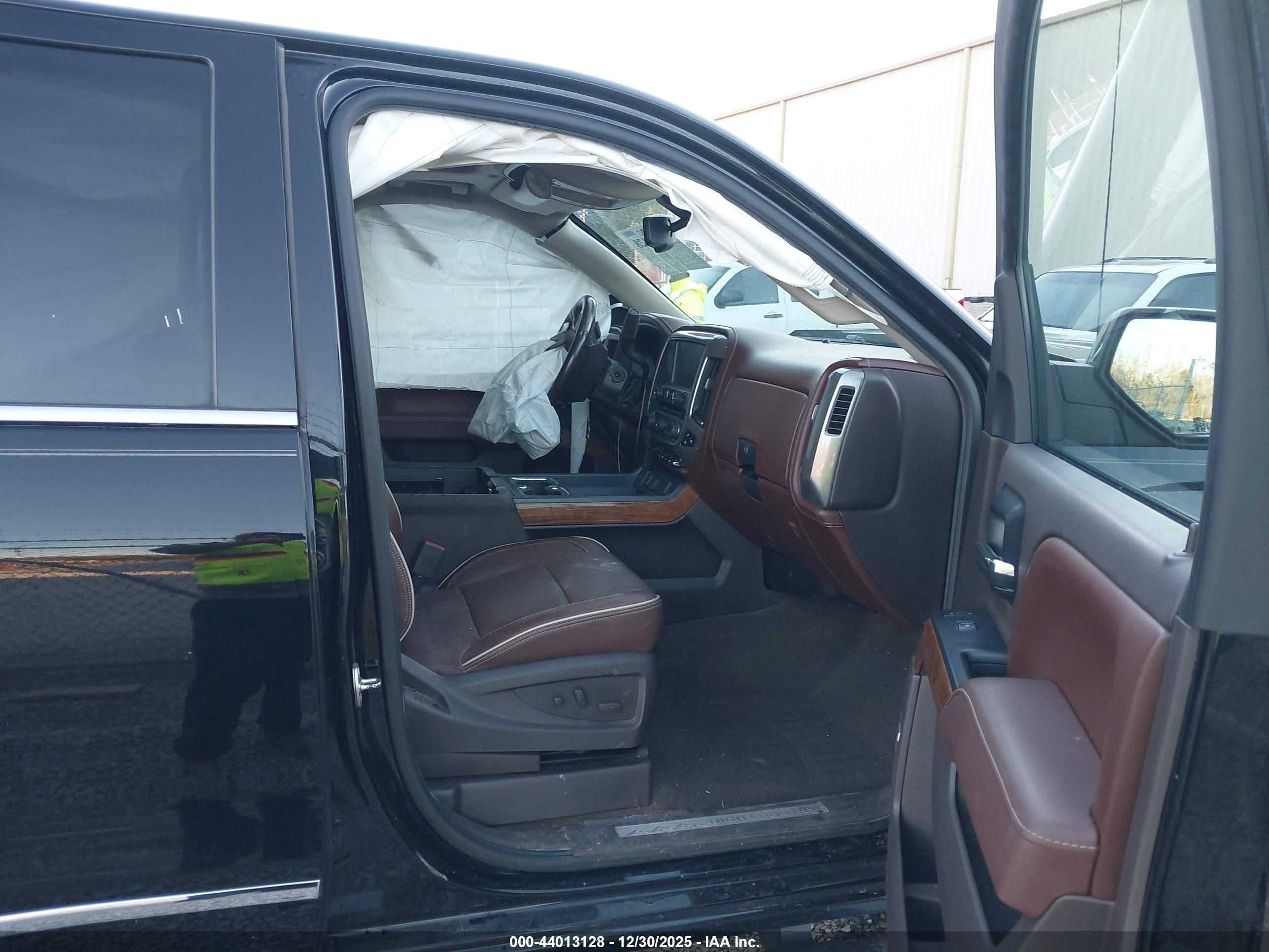 CHEVROLET SILVERADO image 5