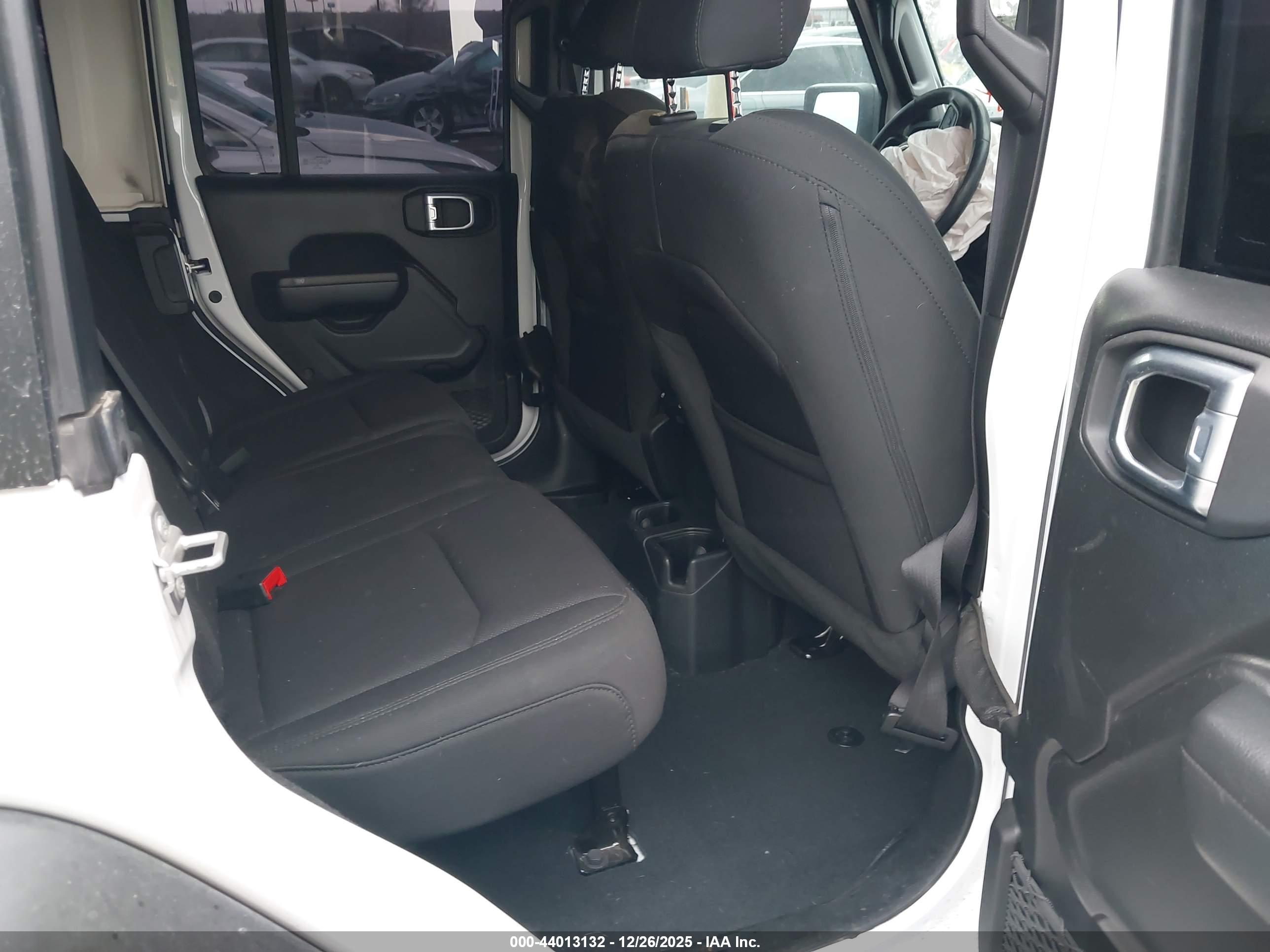 JEEP WRANGLER image 8