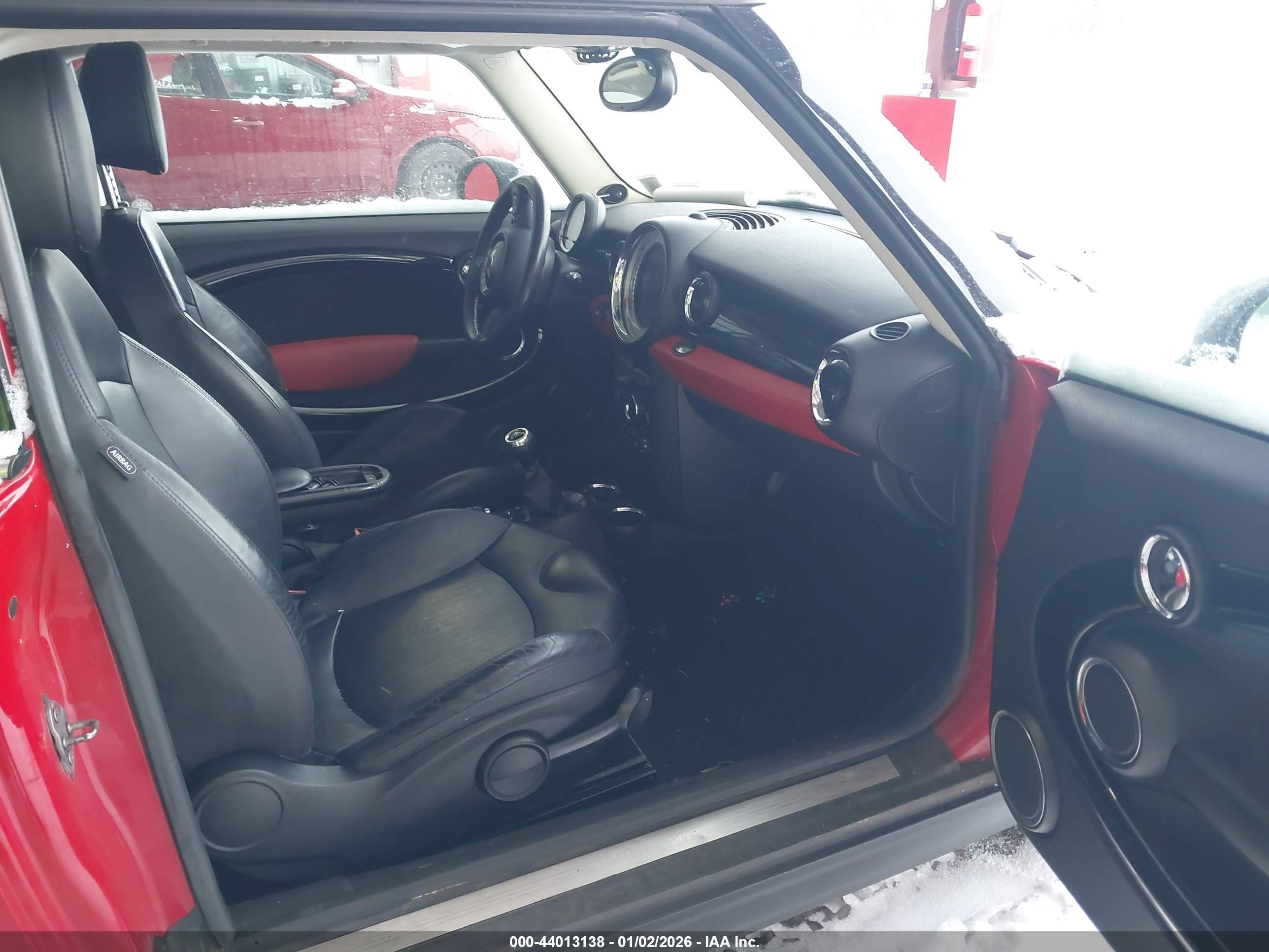MINI COOPER image 5