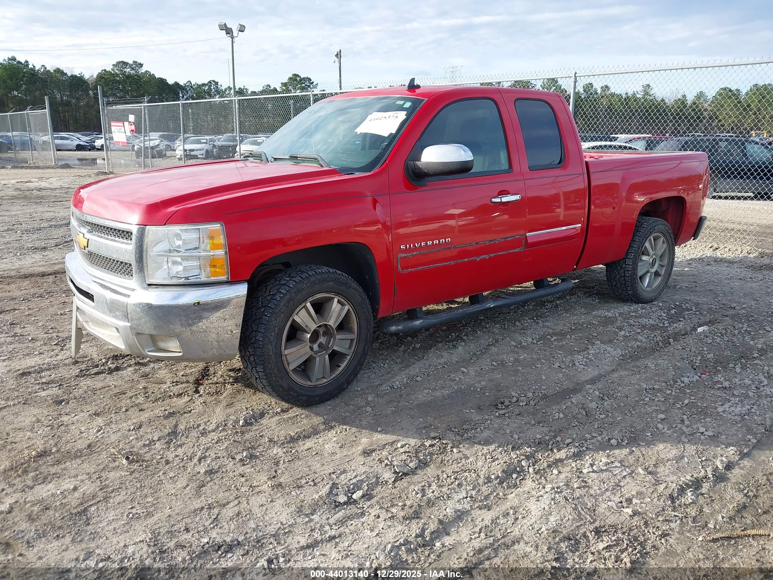 CHEVROLET SILVERADO image 2