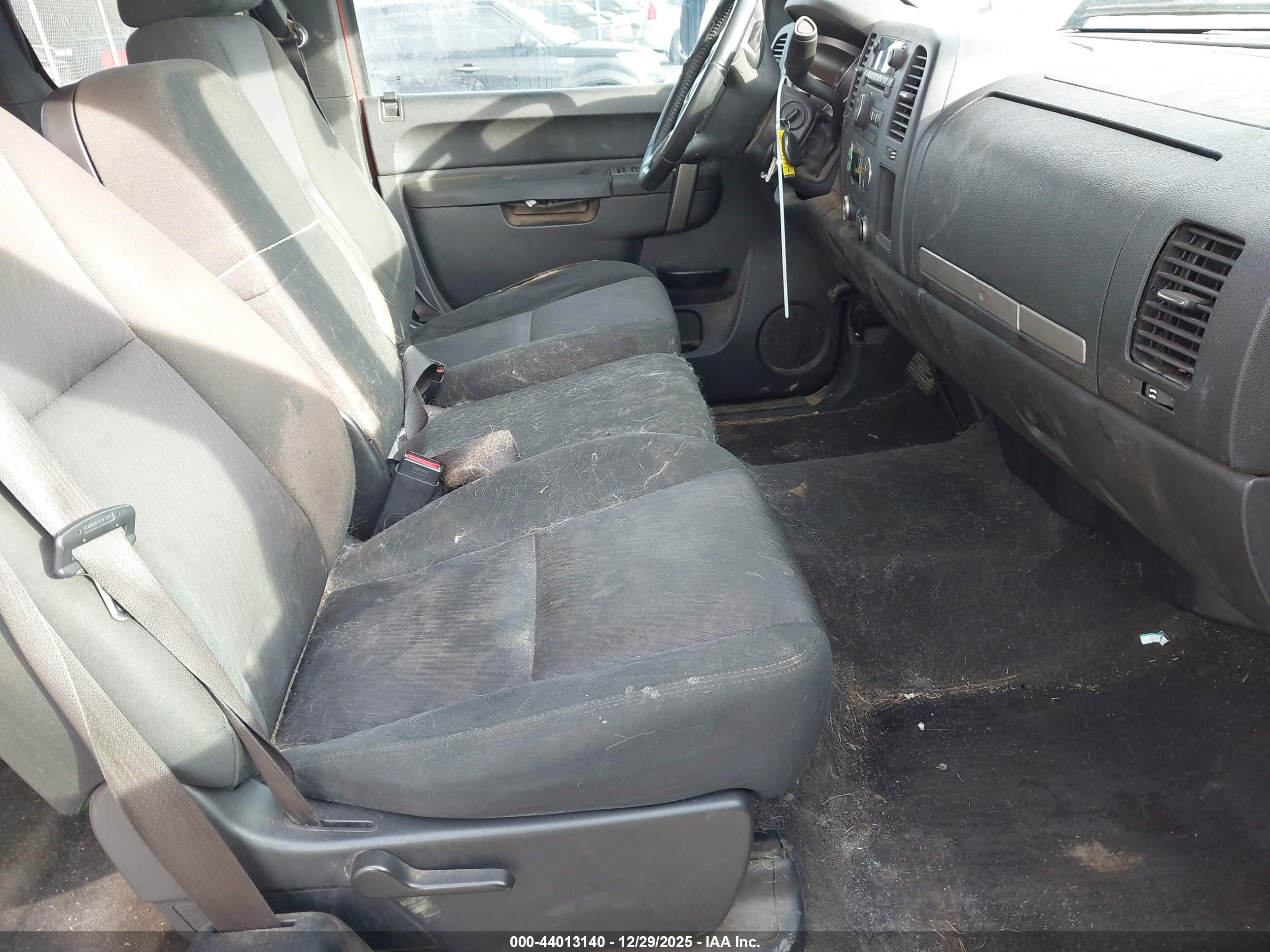 CHEVROLET SILVERADO image 5