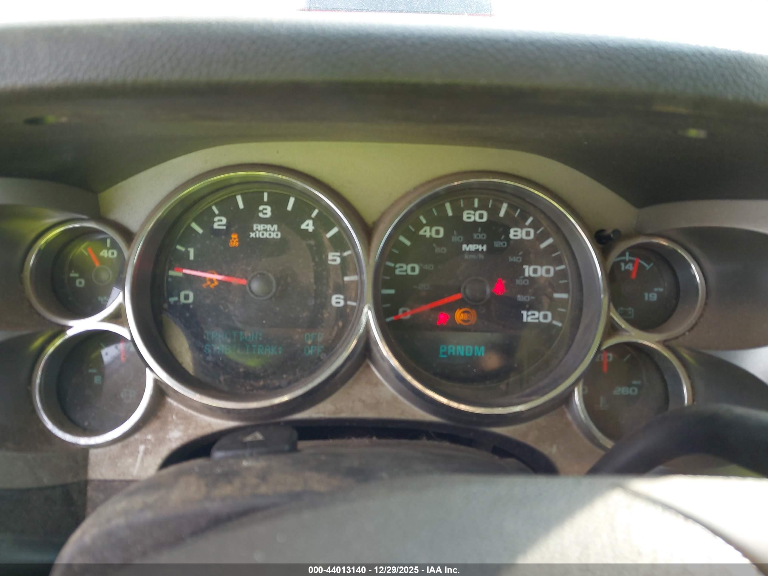 CHEVROLET SILVERADO image 7