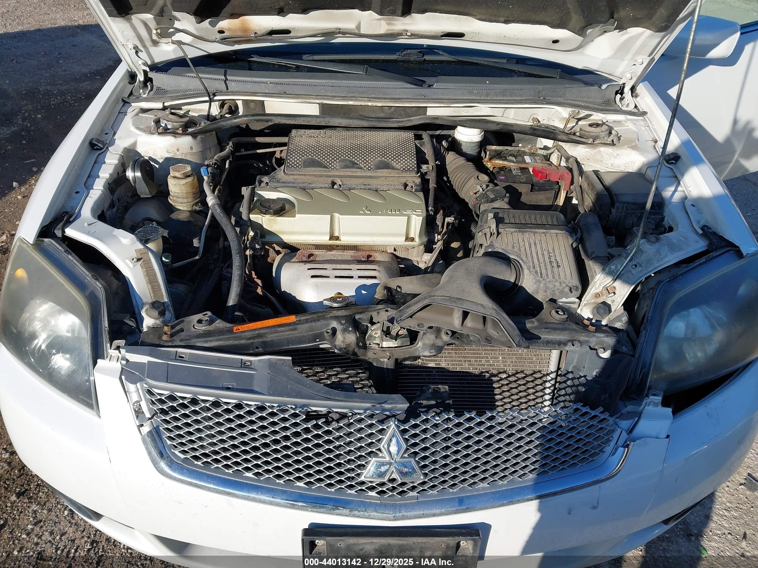 MITSUBISHI GALANT image 10