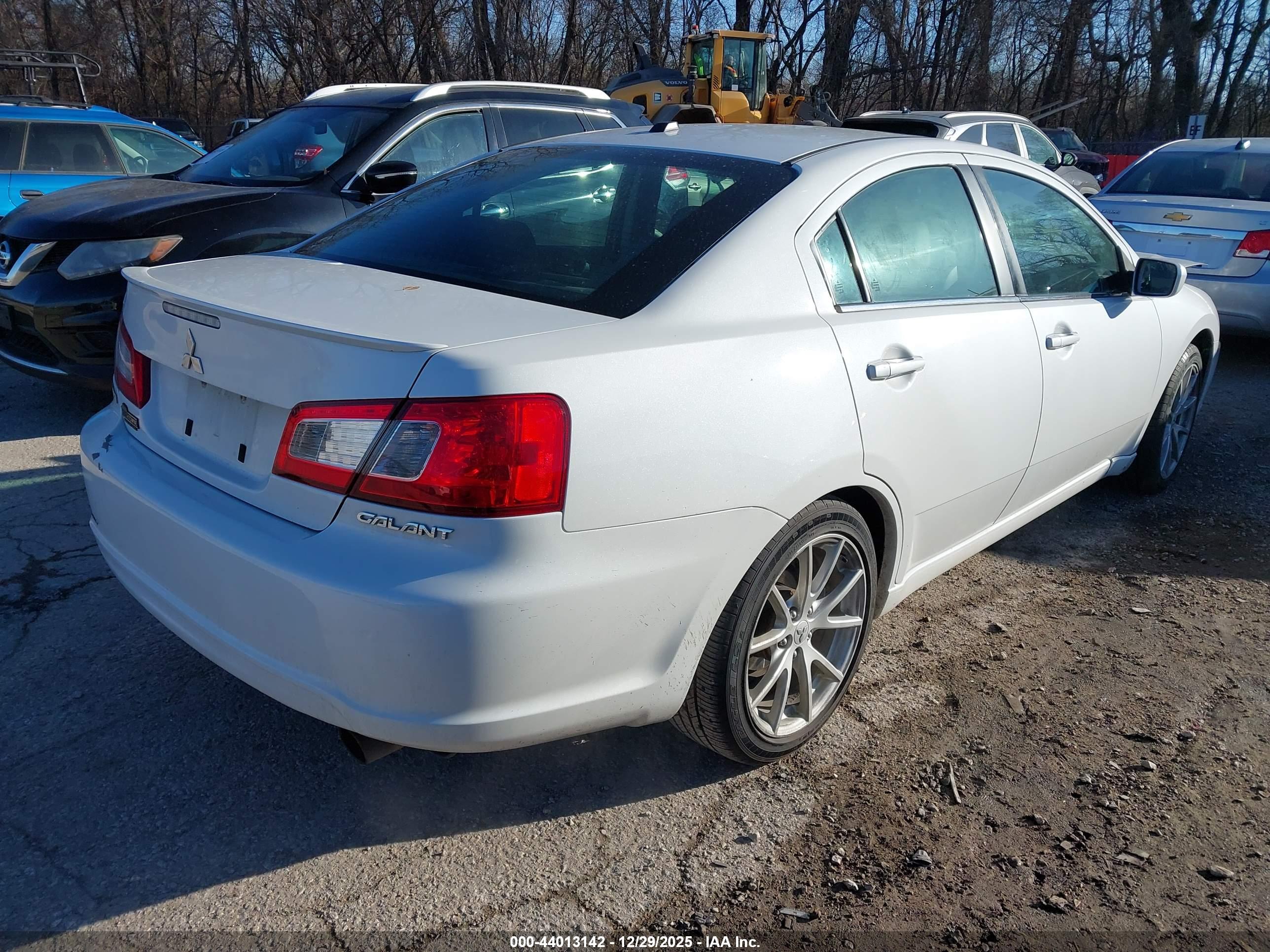 MITSUBISHI GALANT image 4