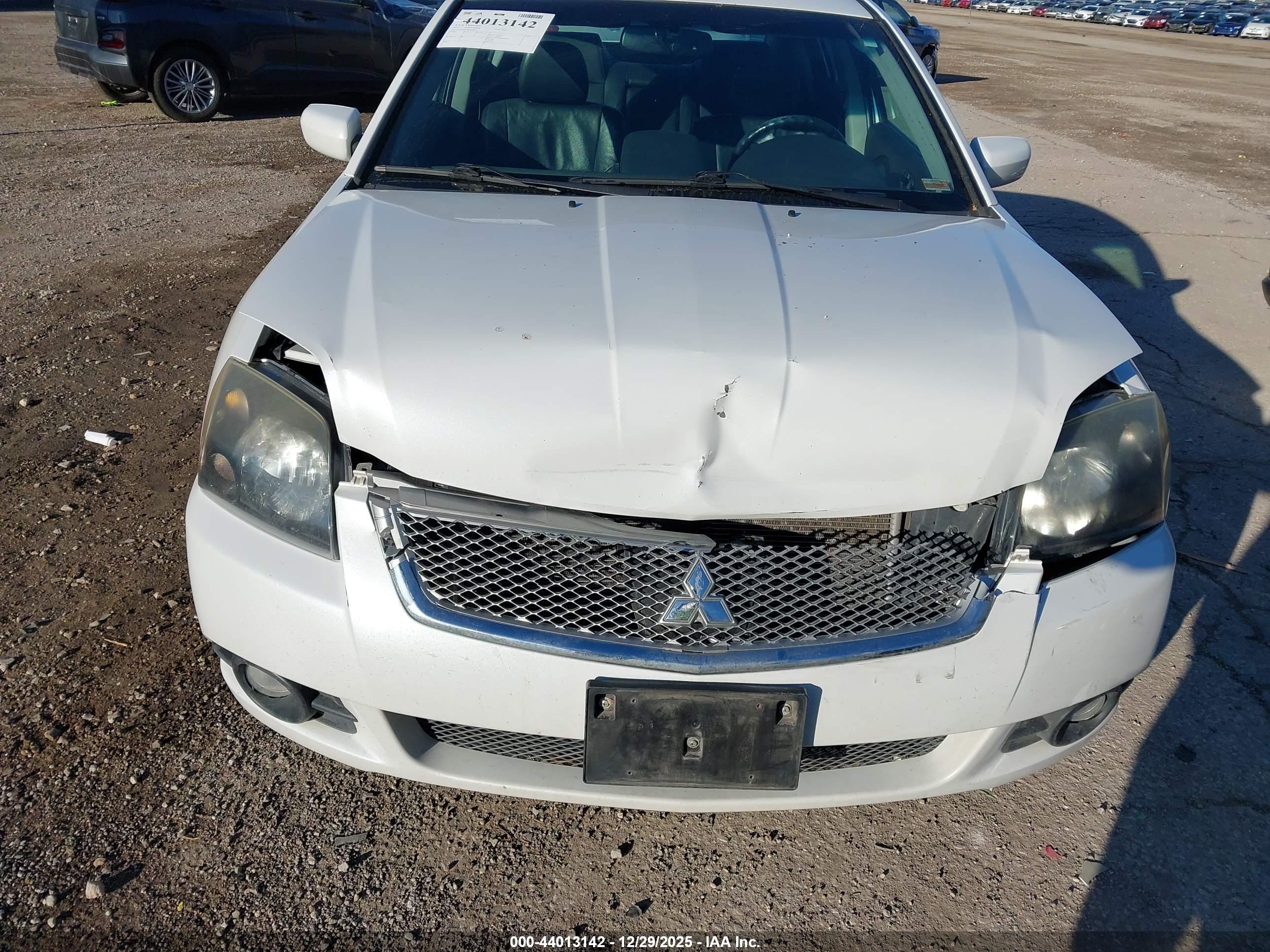 MITSUBISHI GALANT image 6