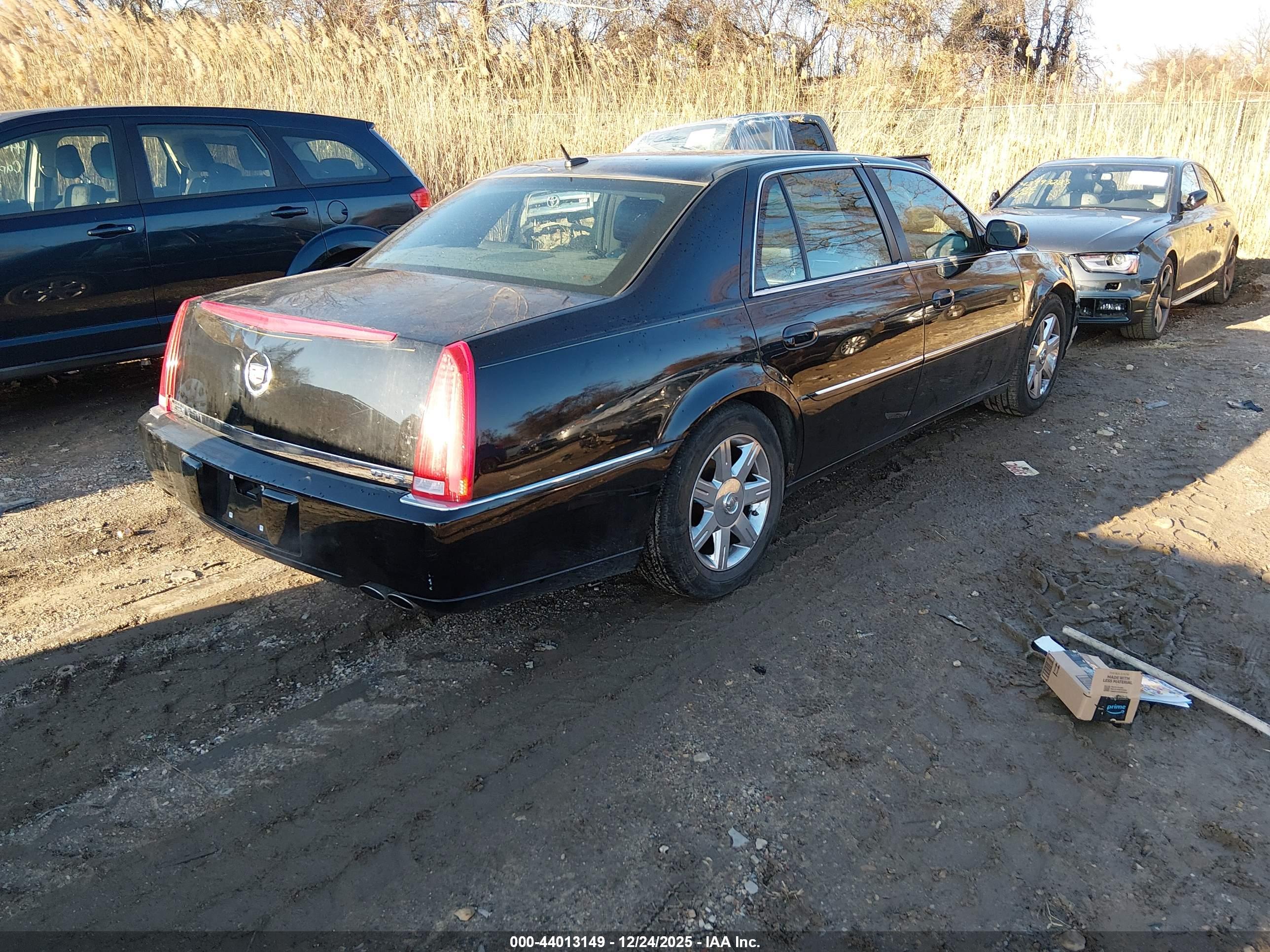 CADILLAC DTS image 4