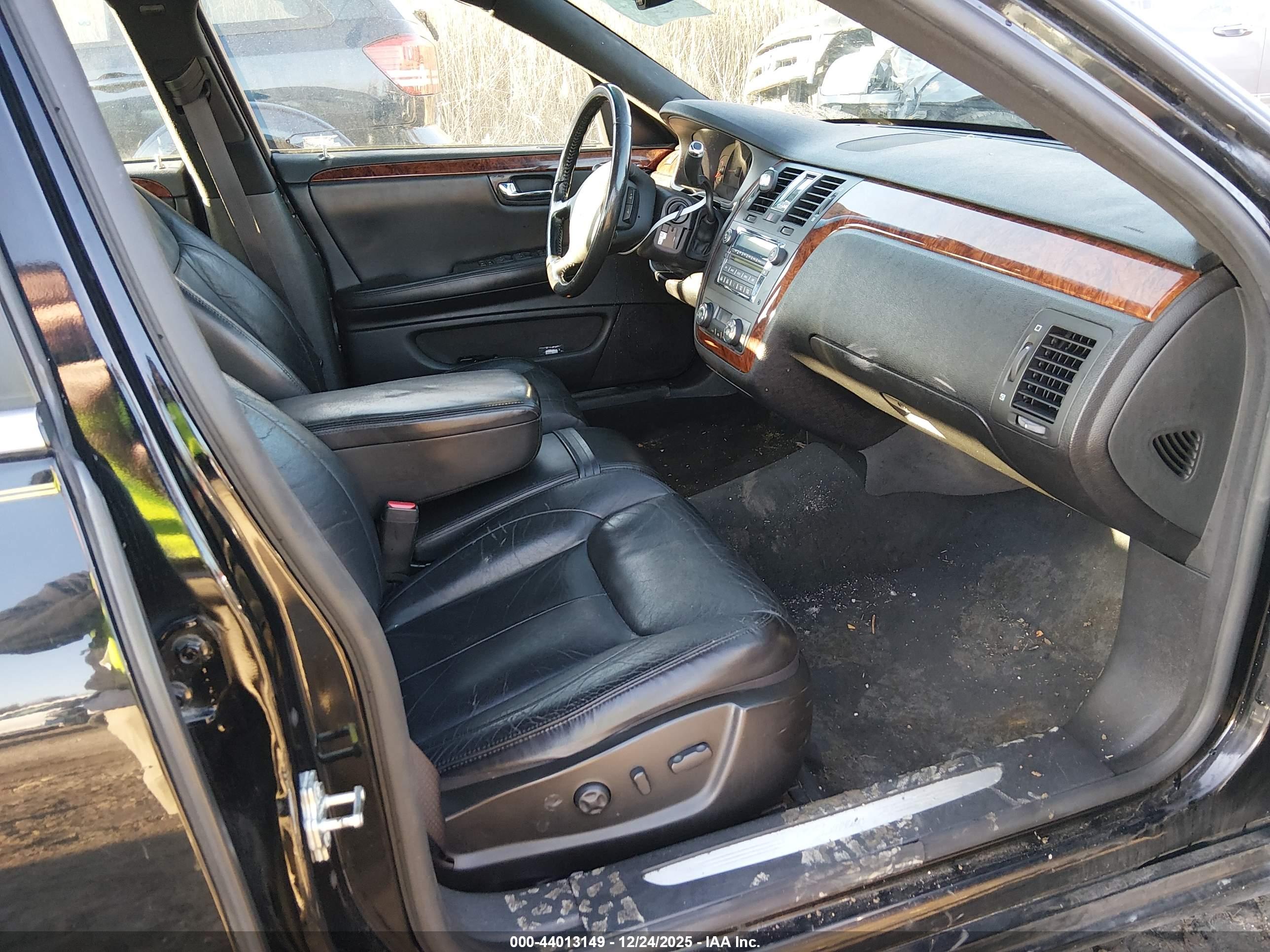CADILLAC DTS image 5