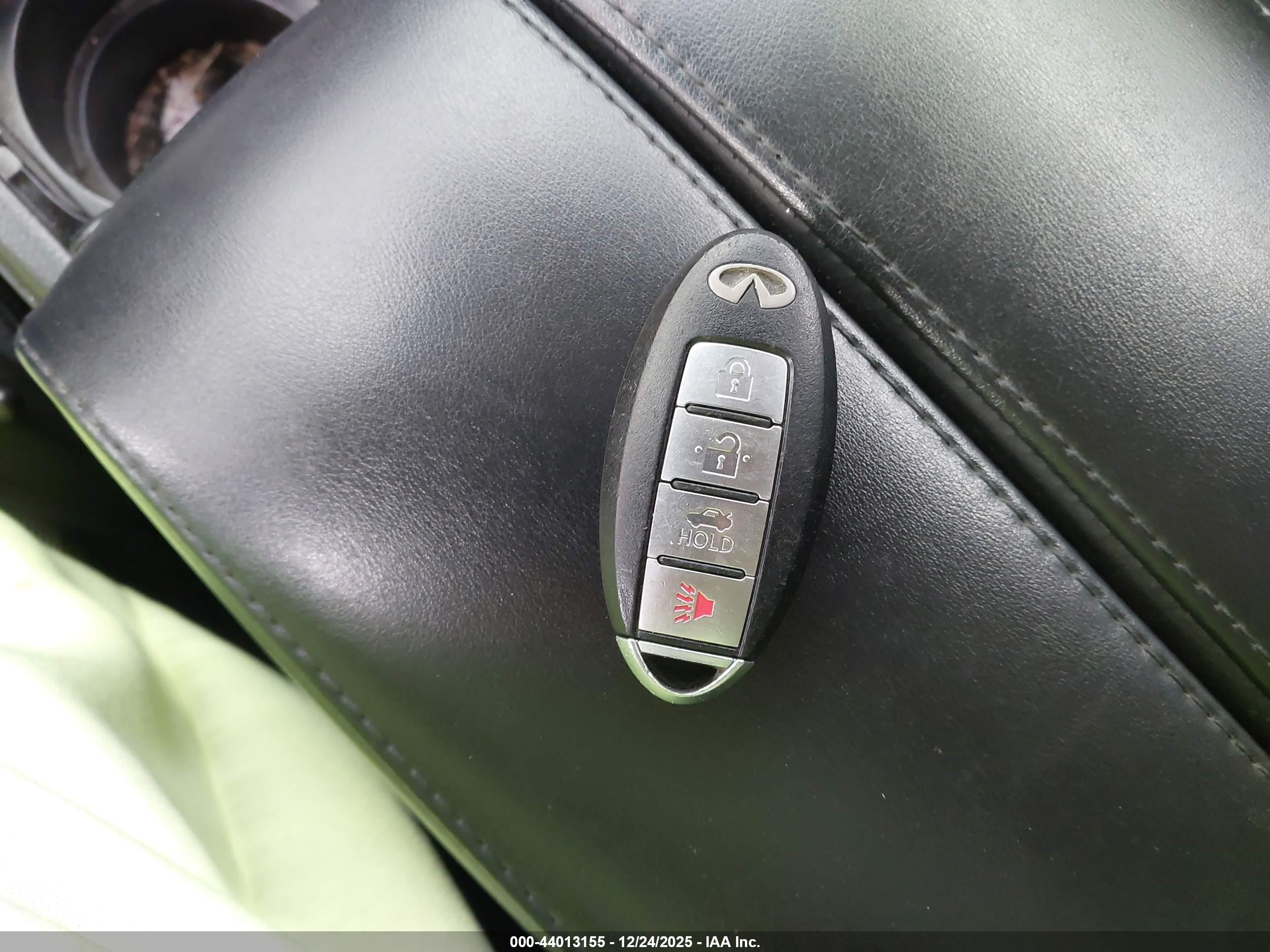 INFINITI M35 image 11