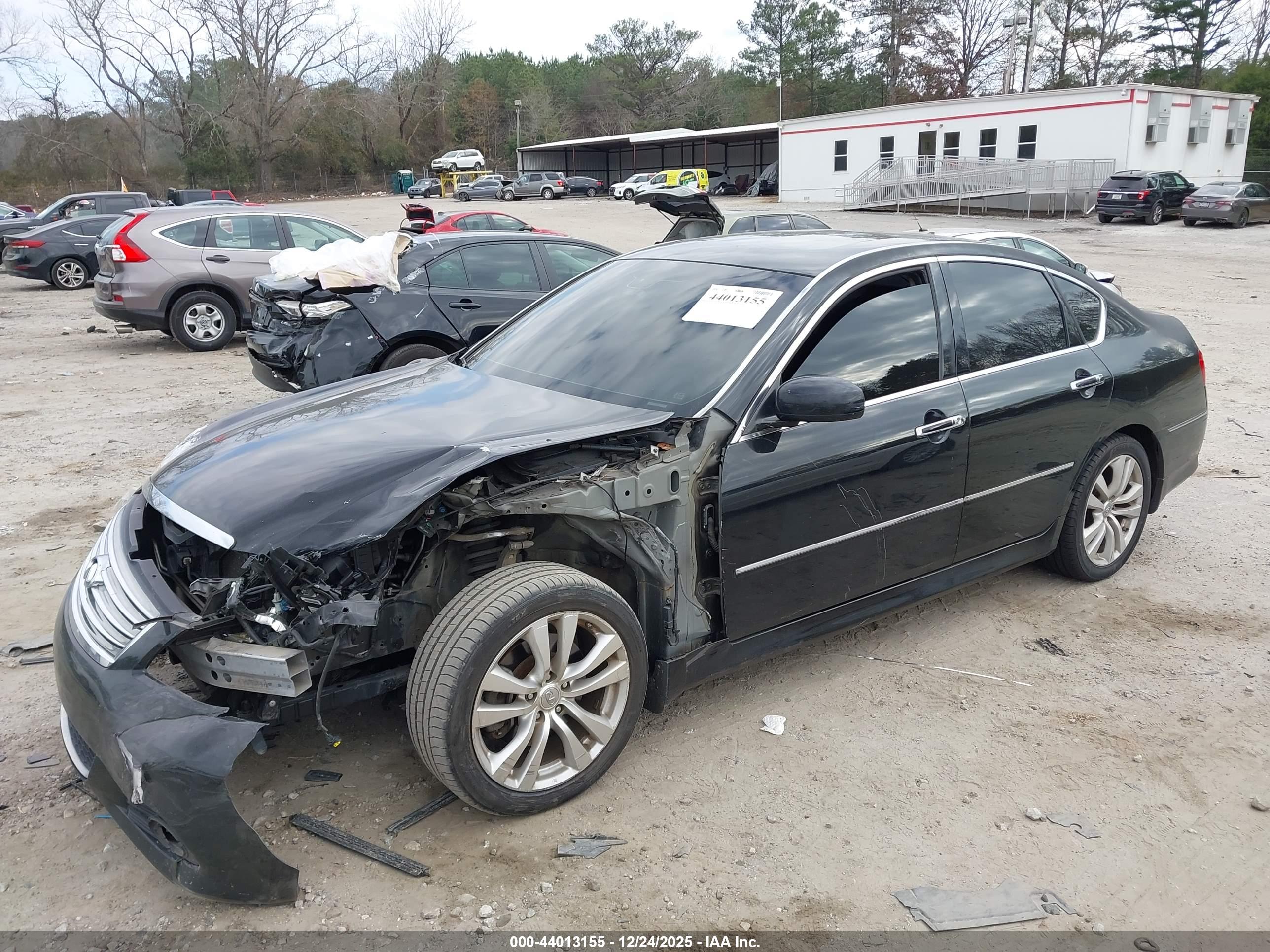 INFINITI M35 image 2