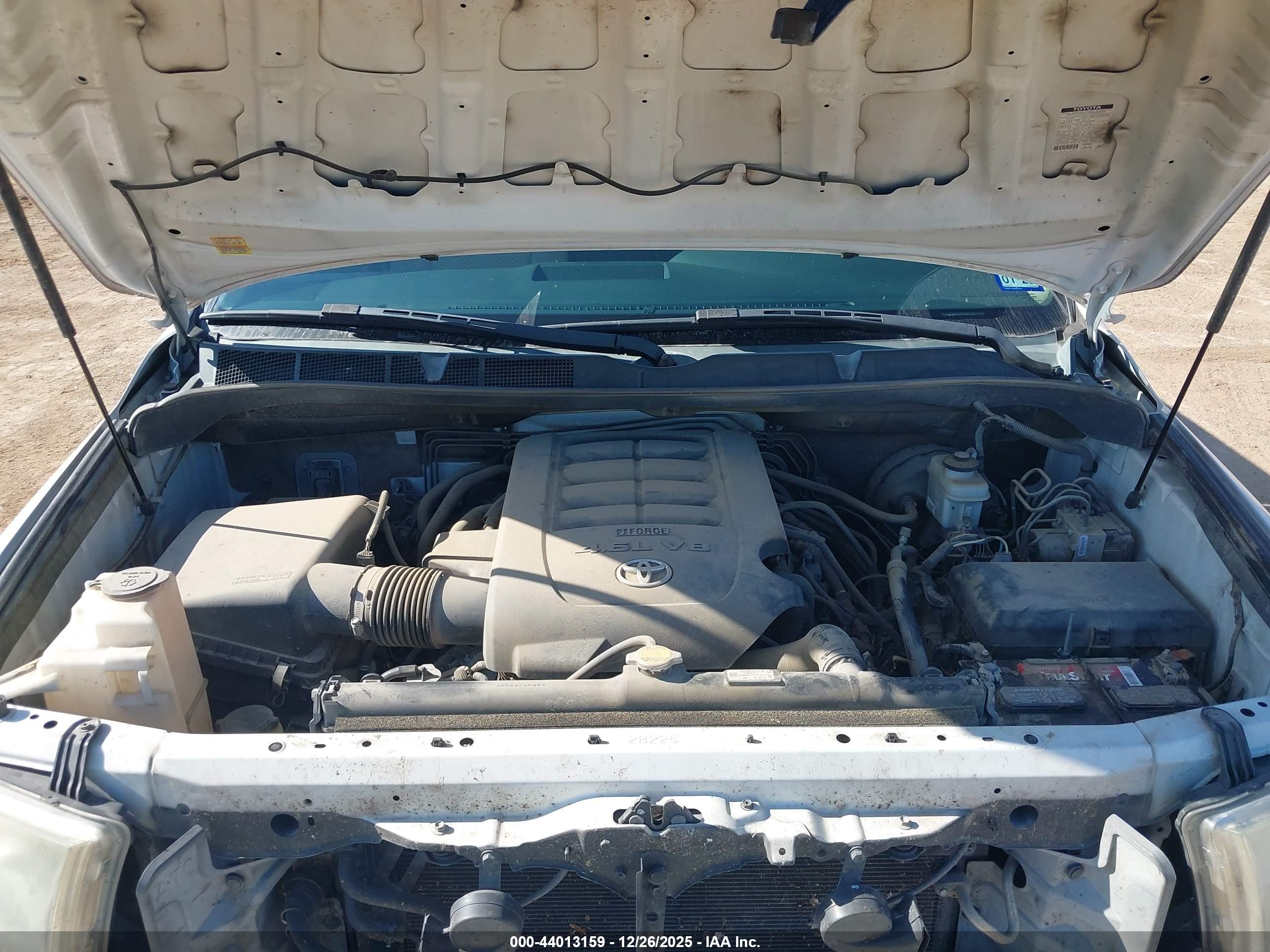 TOYOTA TUNDRA image 10